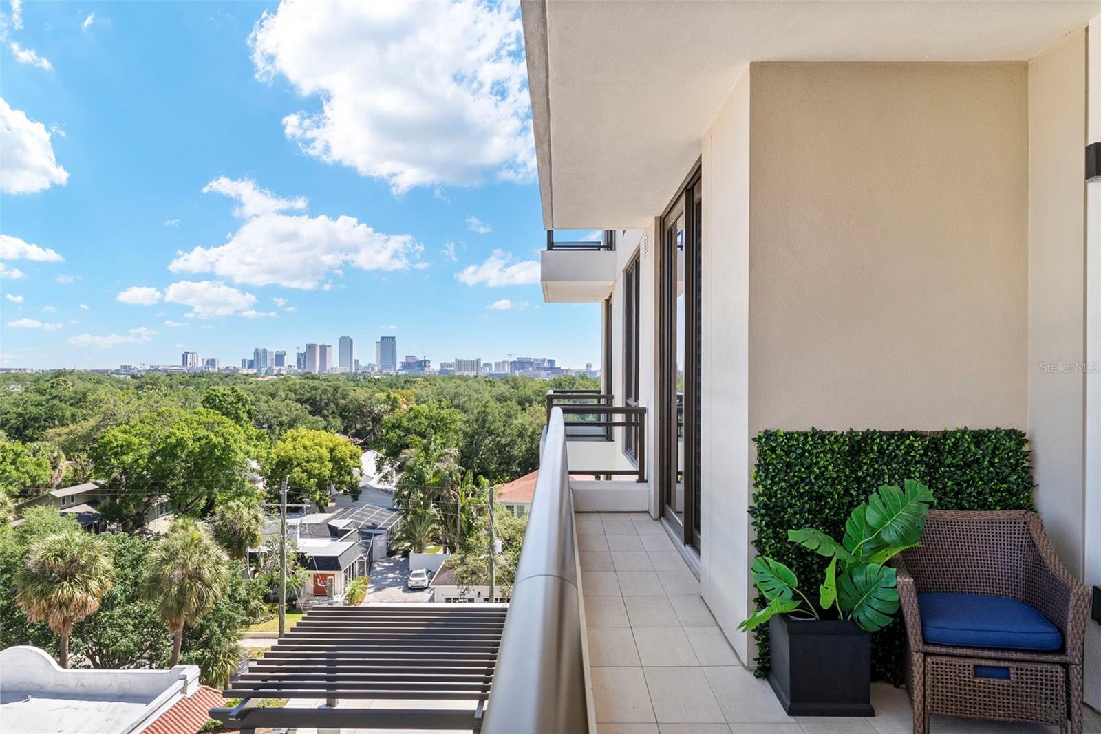 Listing photo id 23 for 2103 Bayshore Boulevard 703