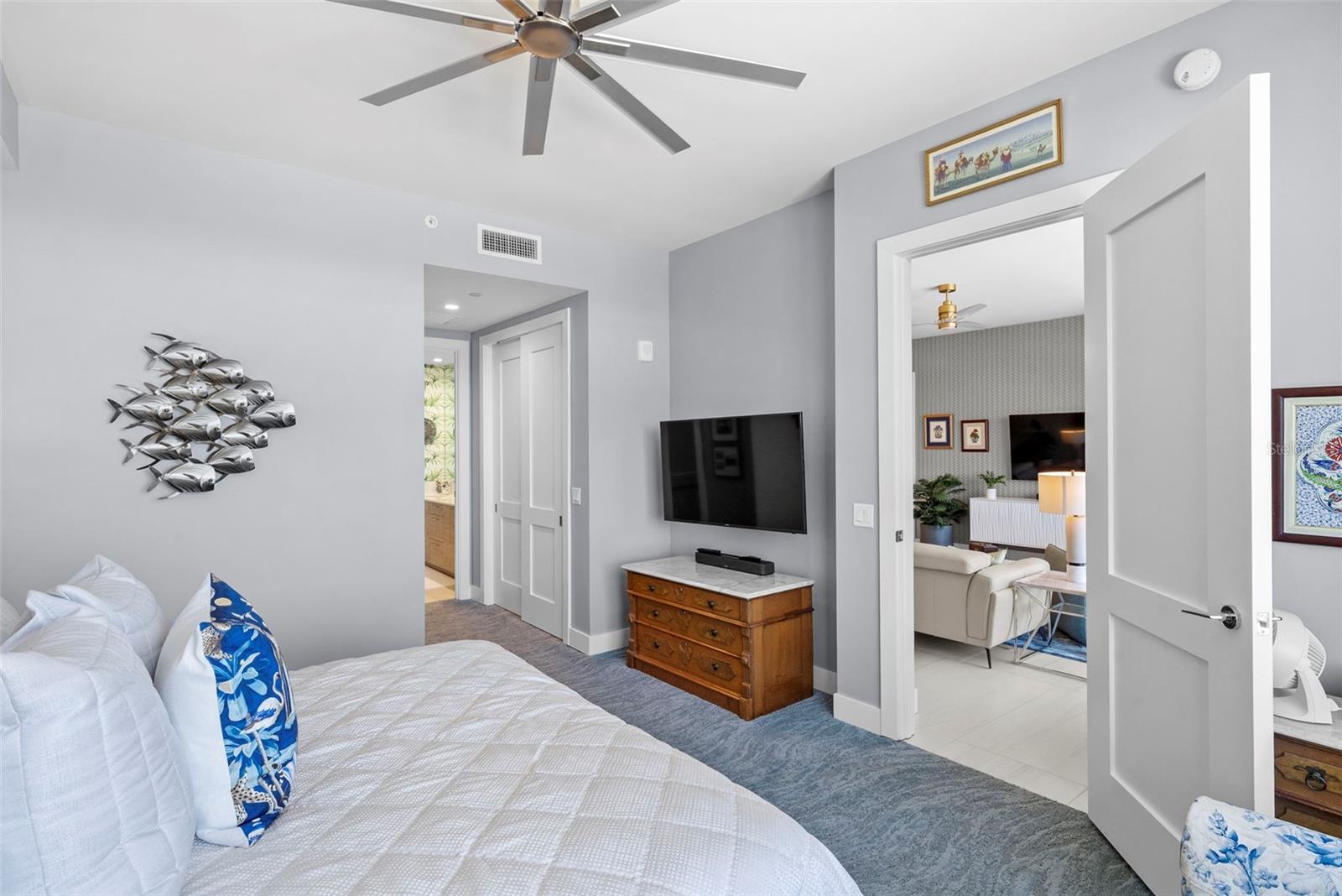 Listing photo id 24 for 2103 Bayshore Boulevard 703