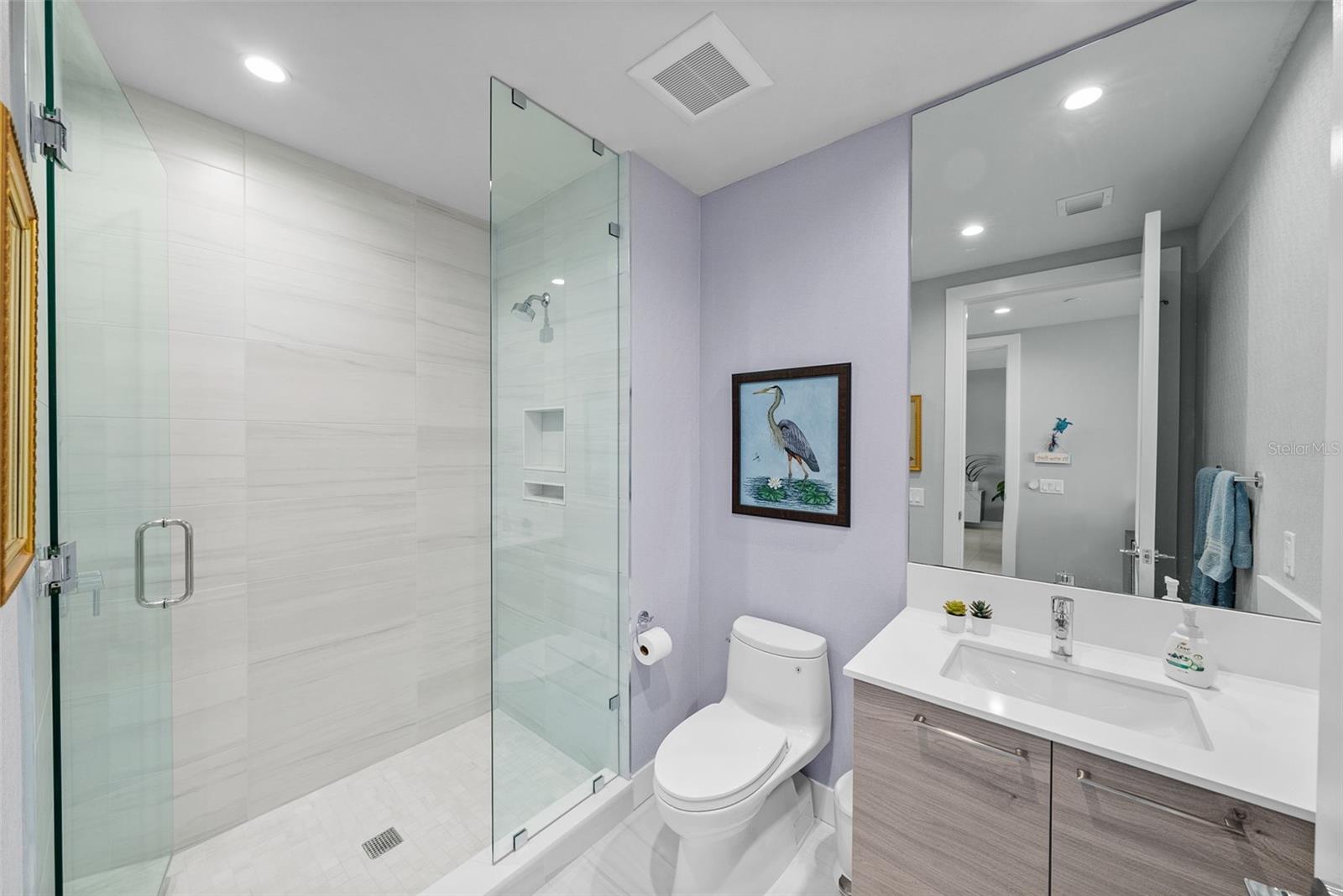 Listing photo id 35 for 2103 Bayshore Boulevard 703