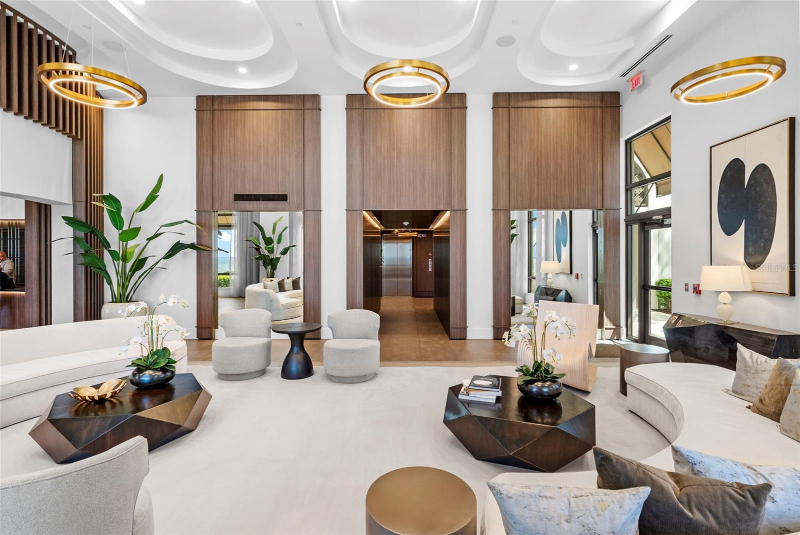 Listing photo id 3 for 2103 Bayshore Boulevard 703