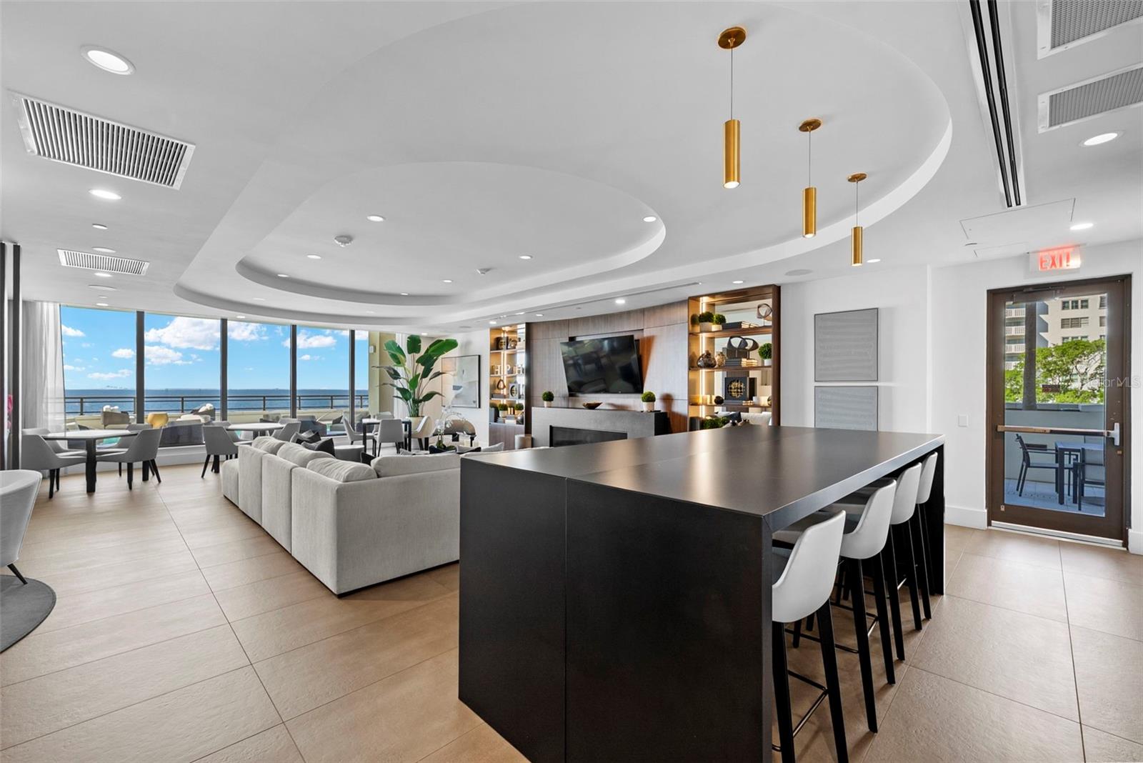 Listing photo id 53 for 2103 Bayshore Boulevard 703