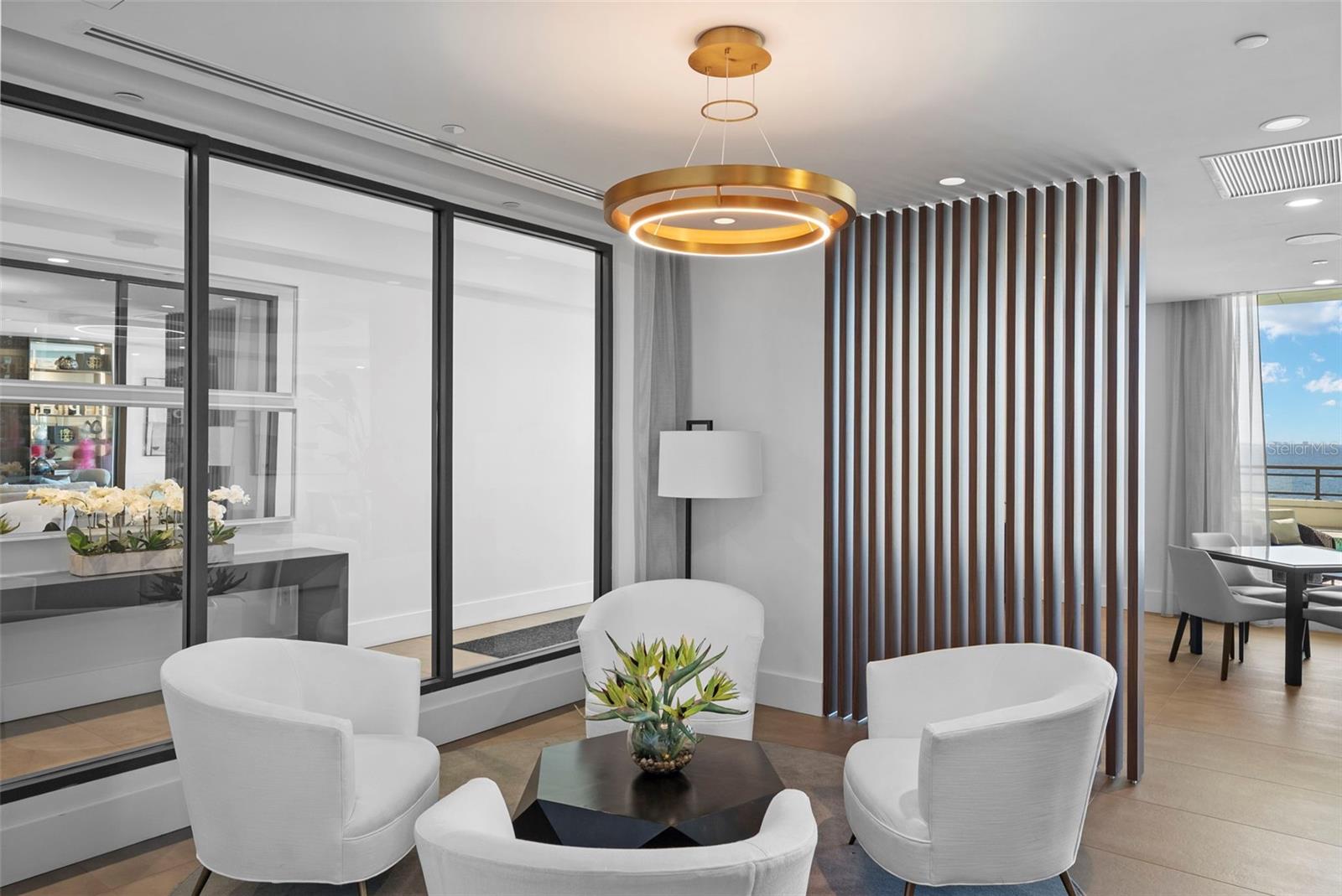 Listing photo id 54 for 2103 Bayshore Boulevard 703