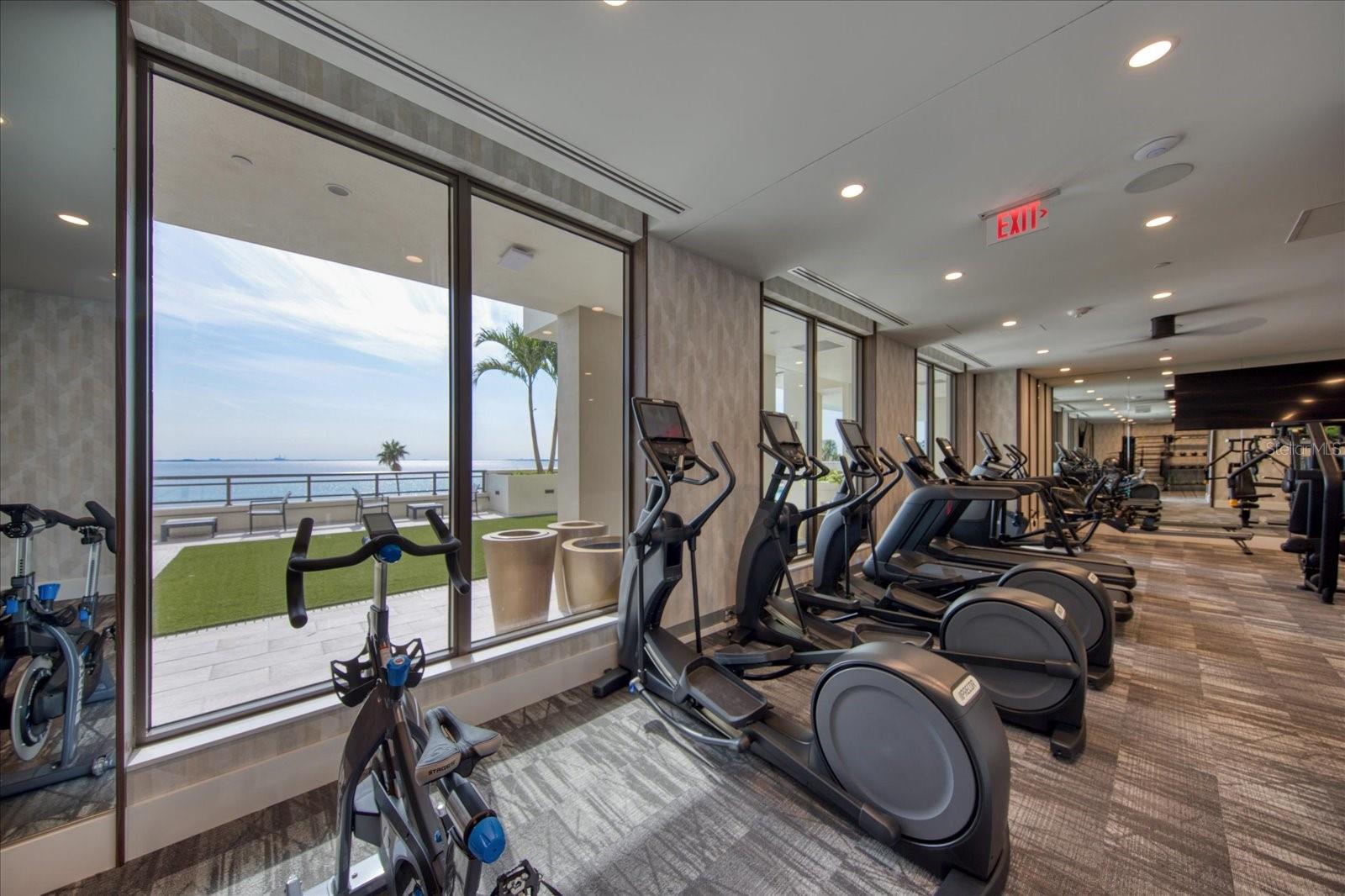 Listing photo id 55 for 2103 Bayshore Boulevard 703