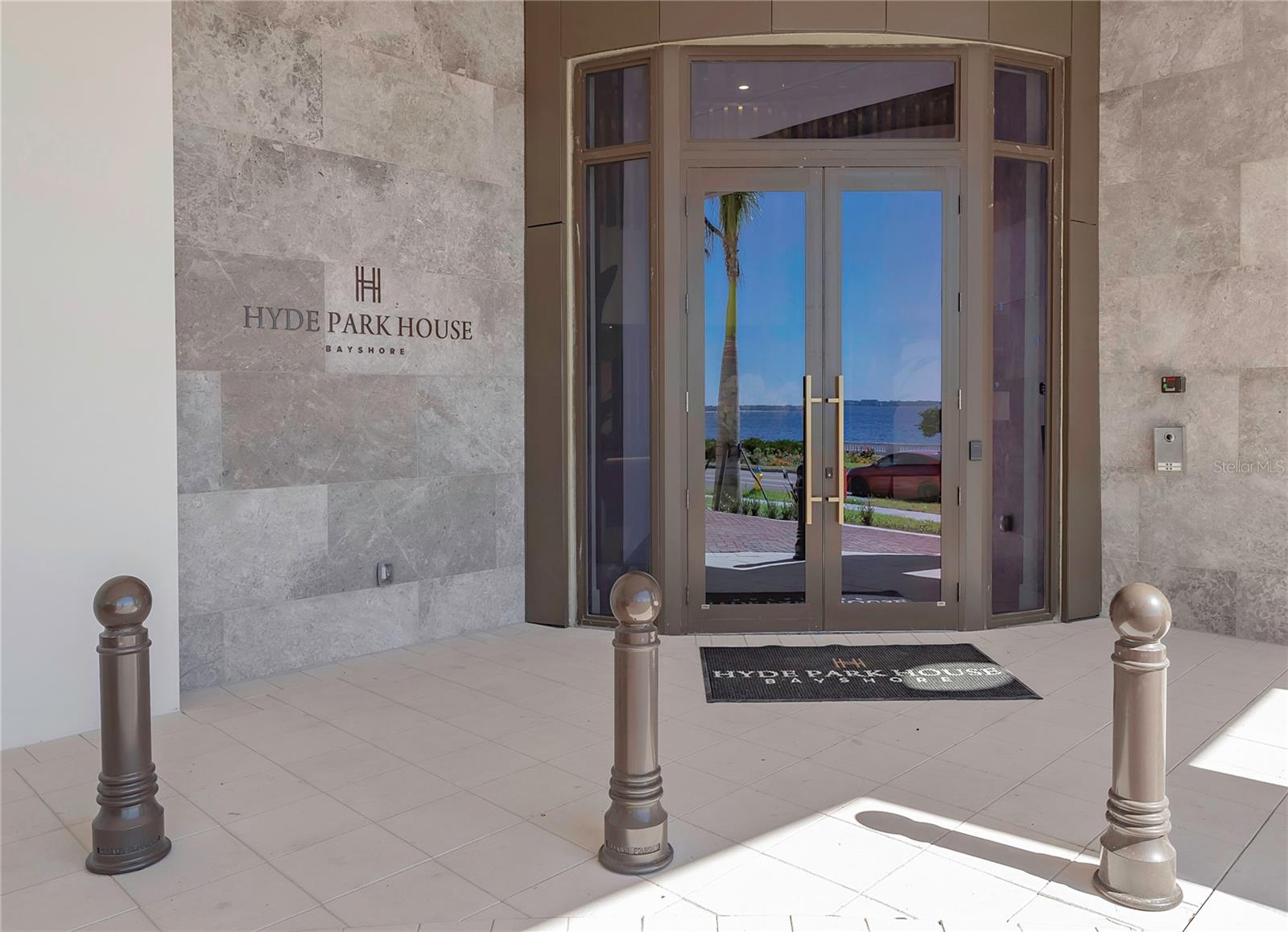 Listing photo id 68 for 2103 Bayshore Boulevard 703
