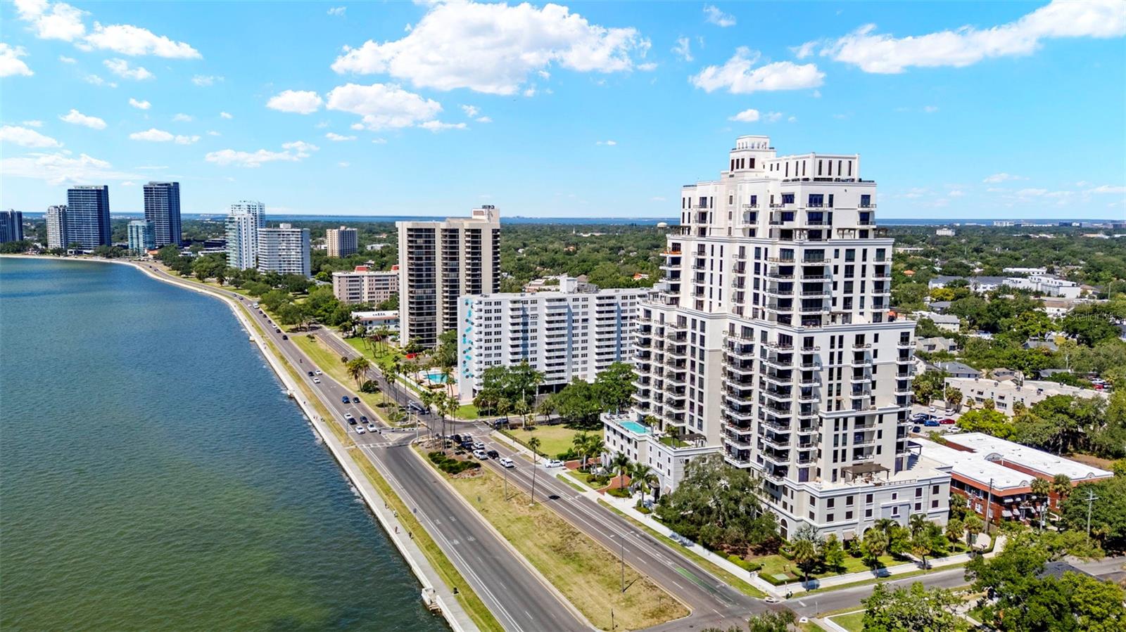 Listing photo id 76 for 2103 Bayshore Boulevard 703