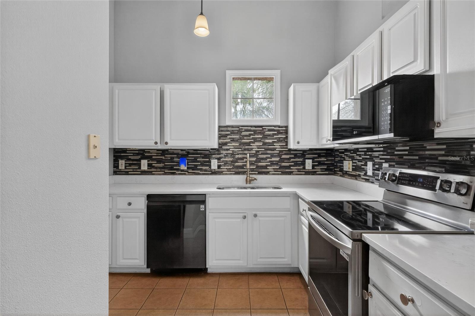 Image 17 of 57 For 501 Knights Run Avenue 4102