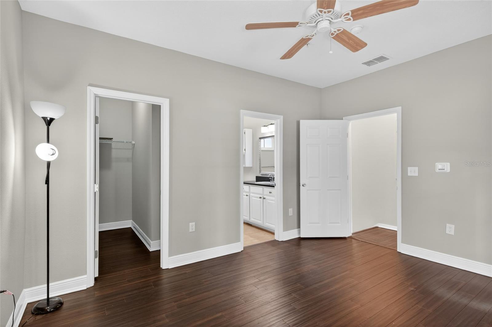 Image 21 of 57 For 501 Knights Run Avenue 4102