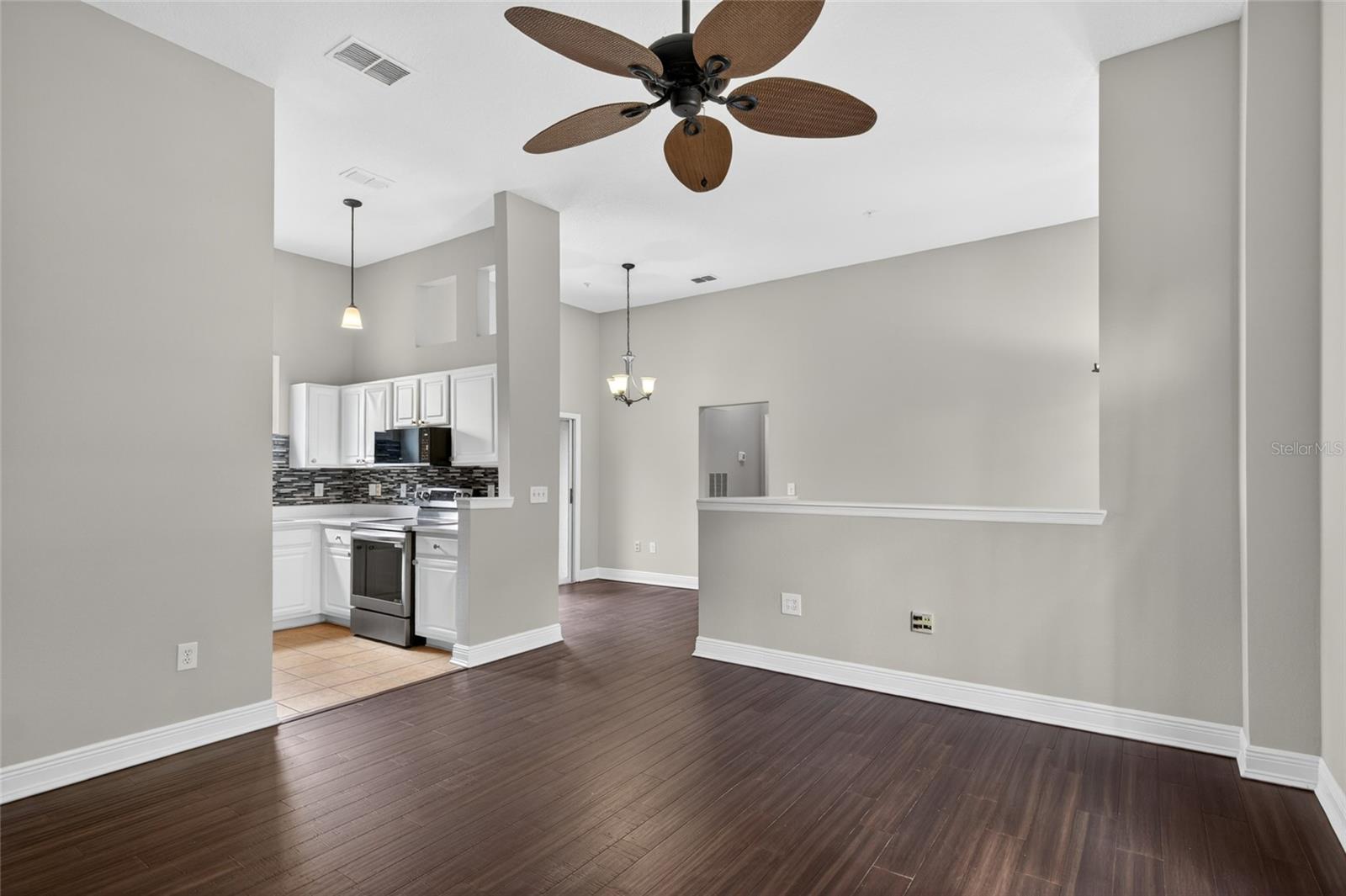 Image 31 of 57 For 501 Knights Run Avenue 4102