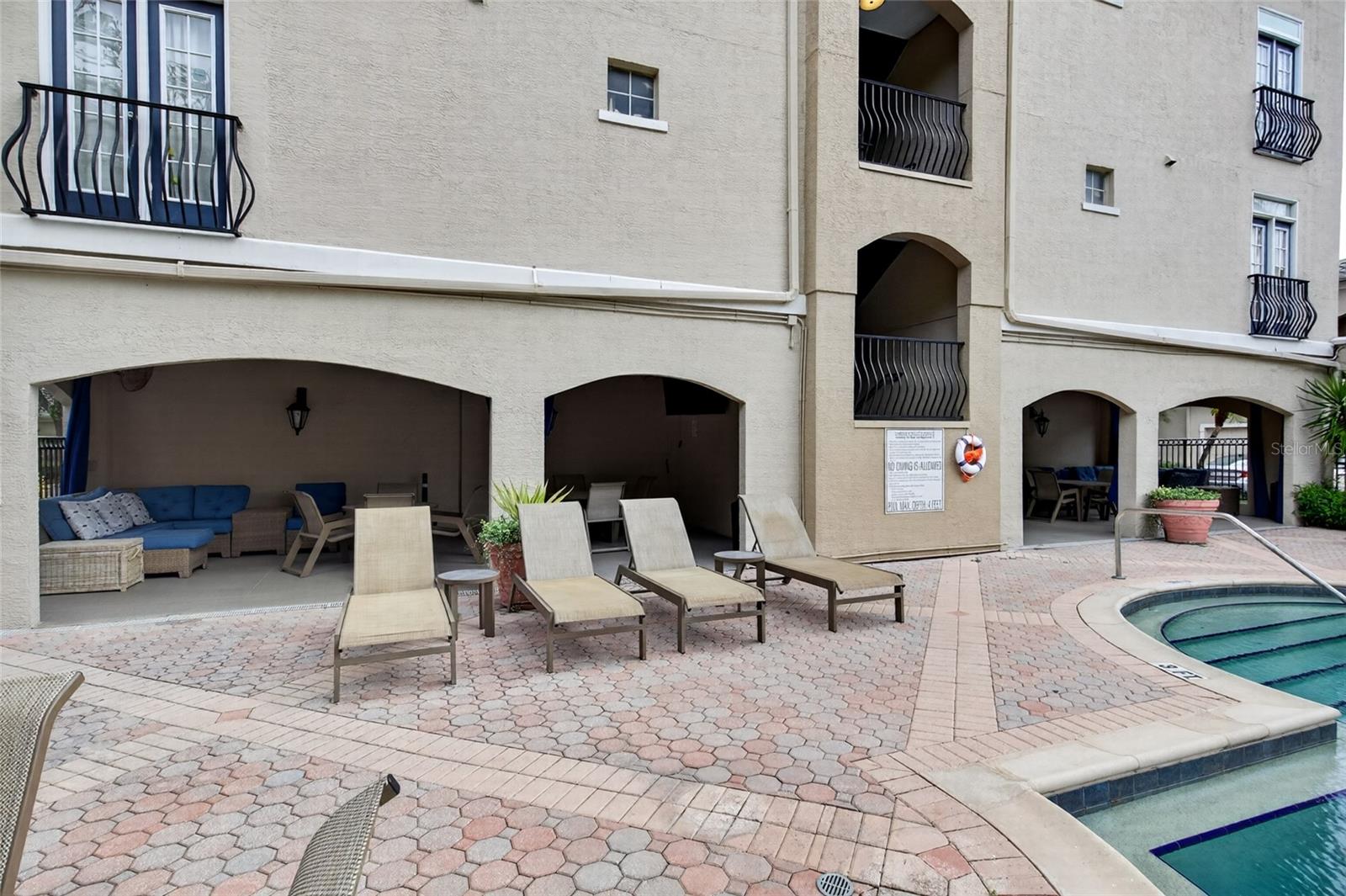 Image 37 of 57 For 501 Knights Run Avenue 4102