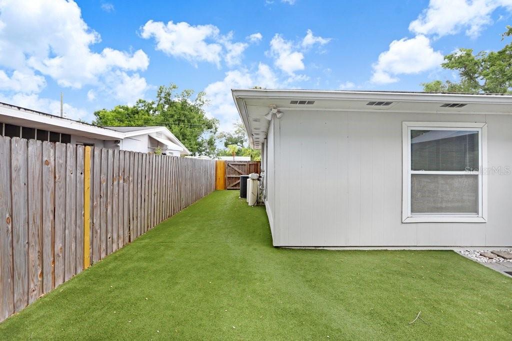 Image 10 of 47 For 4404 Wisconsin Avenue