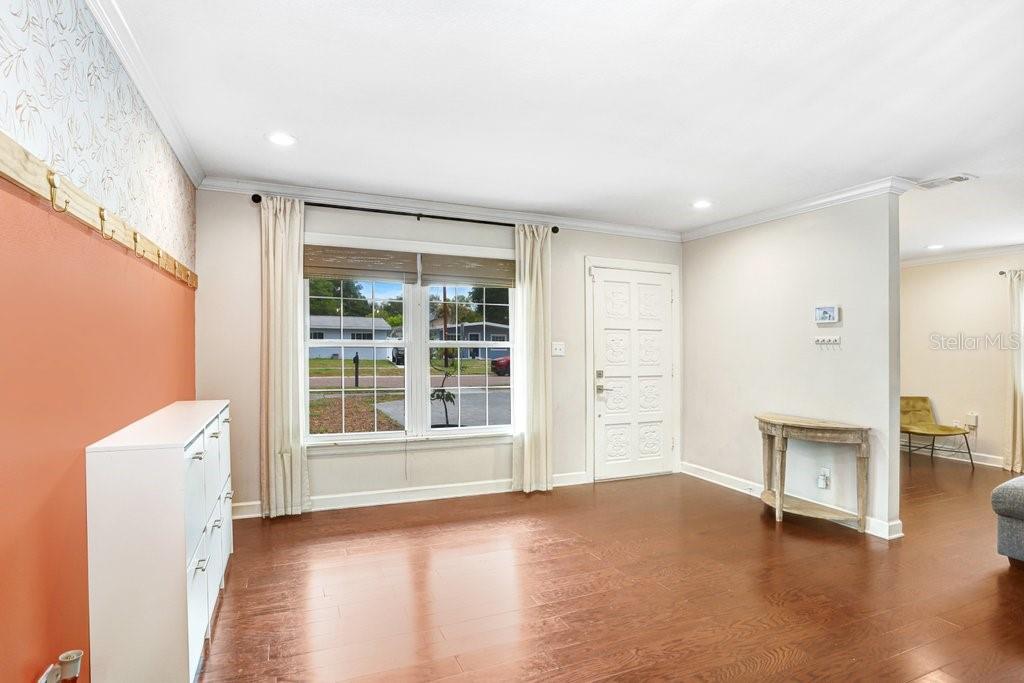 Image 16 of 47 For 4404 Wisconsin Avenue