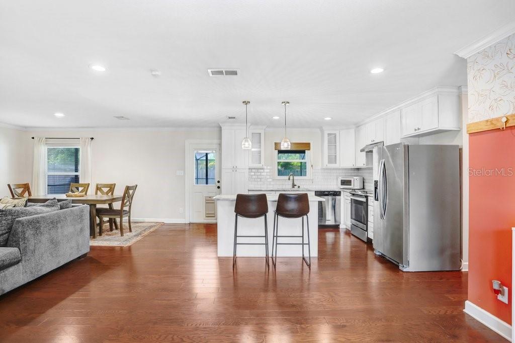 Image 17 of 47 For 4404 Wisconsin Avenue