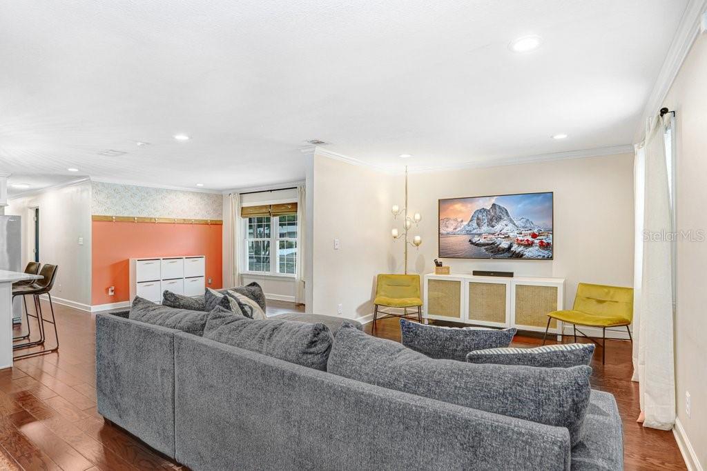 Image 24 of 47 For 4404 Wisconsin Avenue