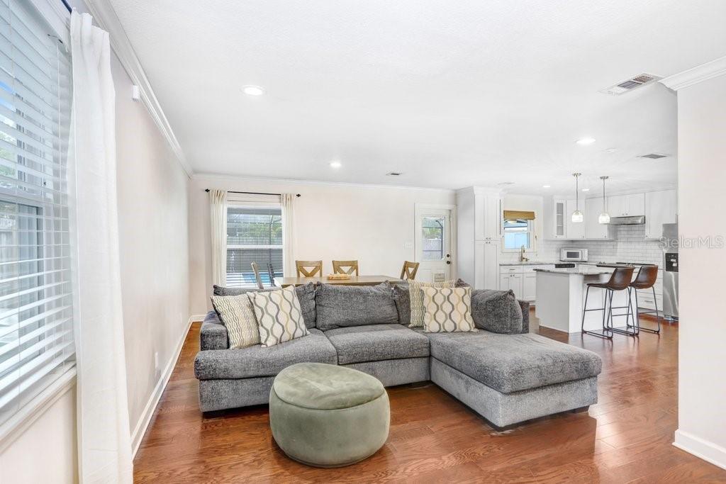 Image 26 of 47 For 4404 Wisconsin Avenue