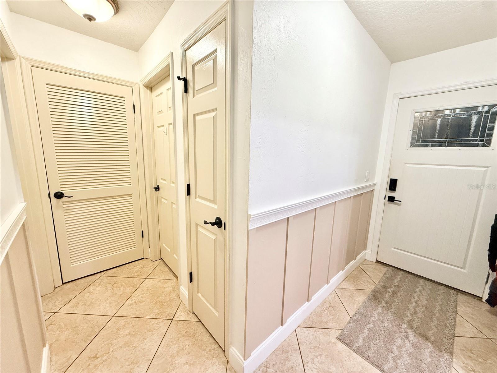 Image 18 of 49 For 1046 Samms Avenue