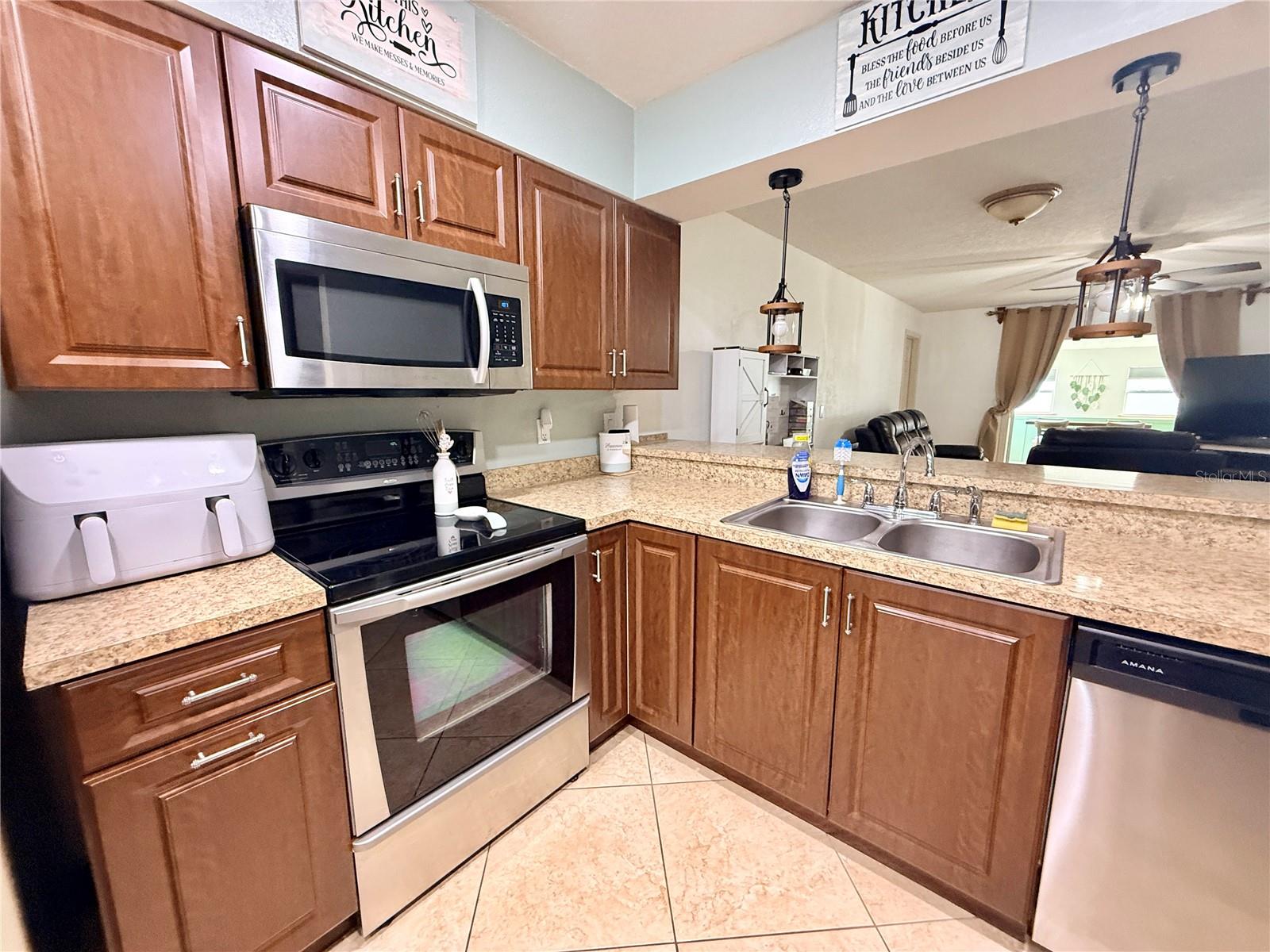 Image 29 of 49 For 1046 Samms Avenue