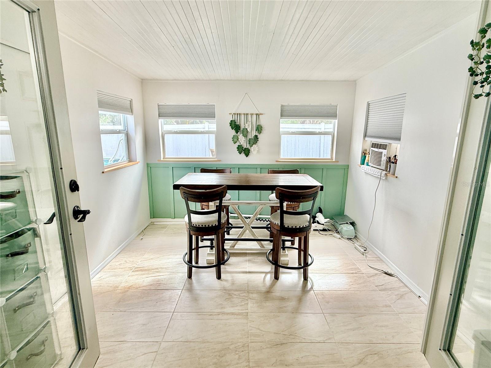 Image 33 of 49 For 1046 Samms Avenue