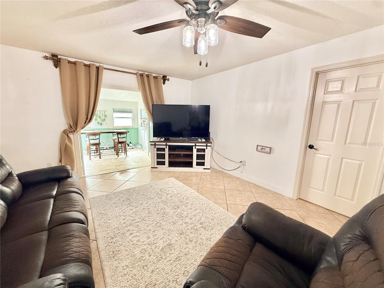 Image 37 of 49 For 1046 Samms Avenue