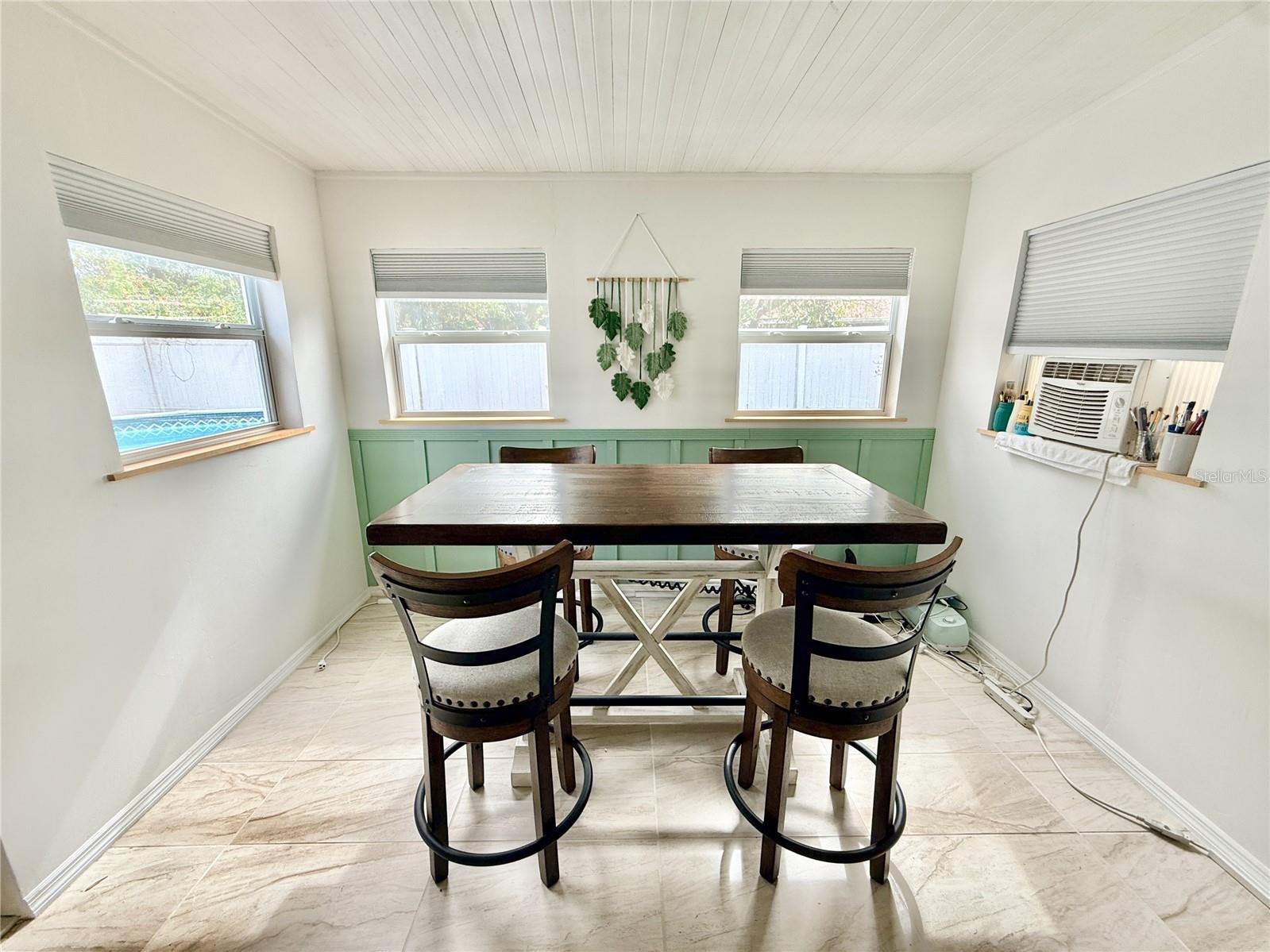 Image 39 of 49 For 1046 Samms Avenue