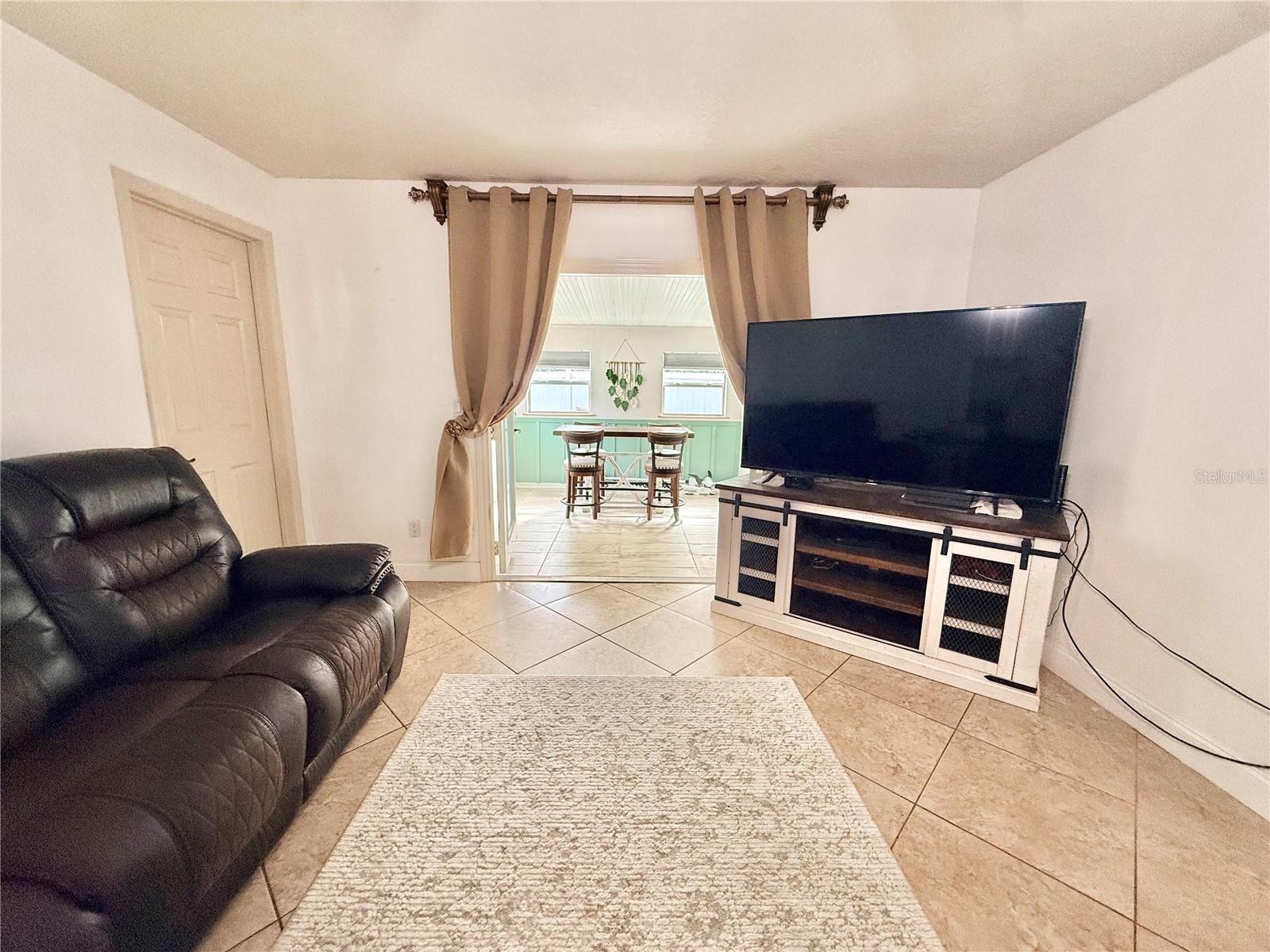 Image 45 of 49 For 1046 Samms Avenue