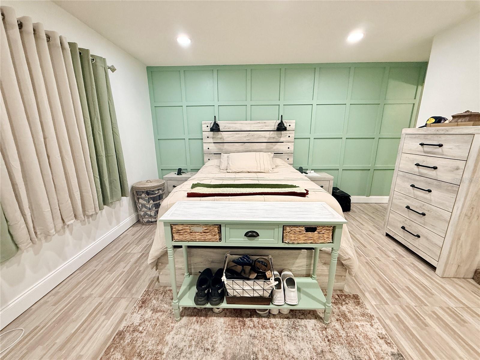 Image 9 of 49 For 1046 Samms Avenue