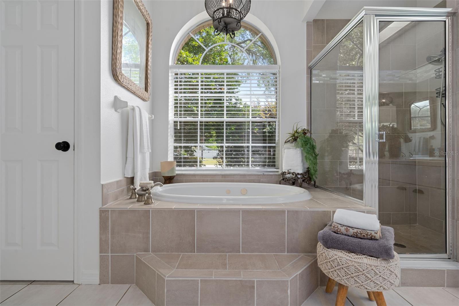 Image 11 of 50 For 7127 Auburn Lane