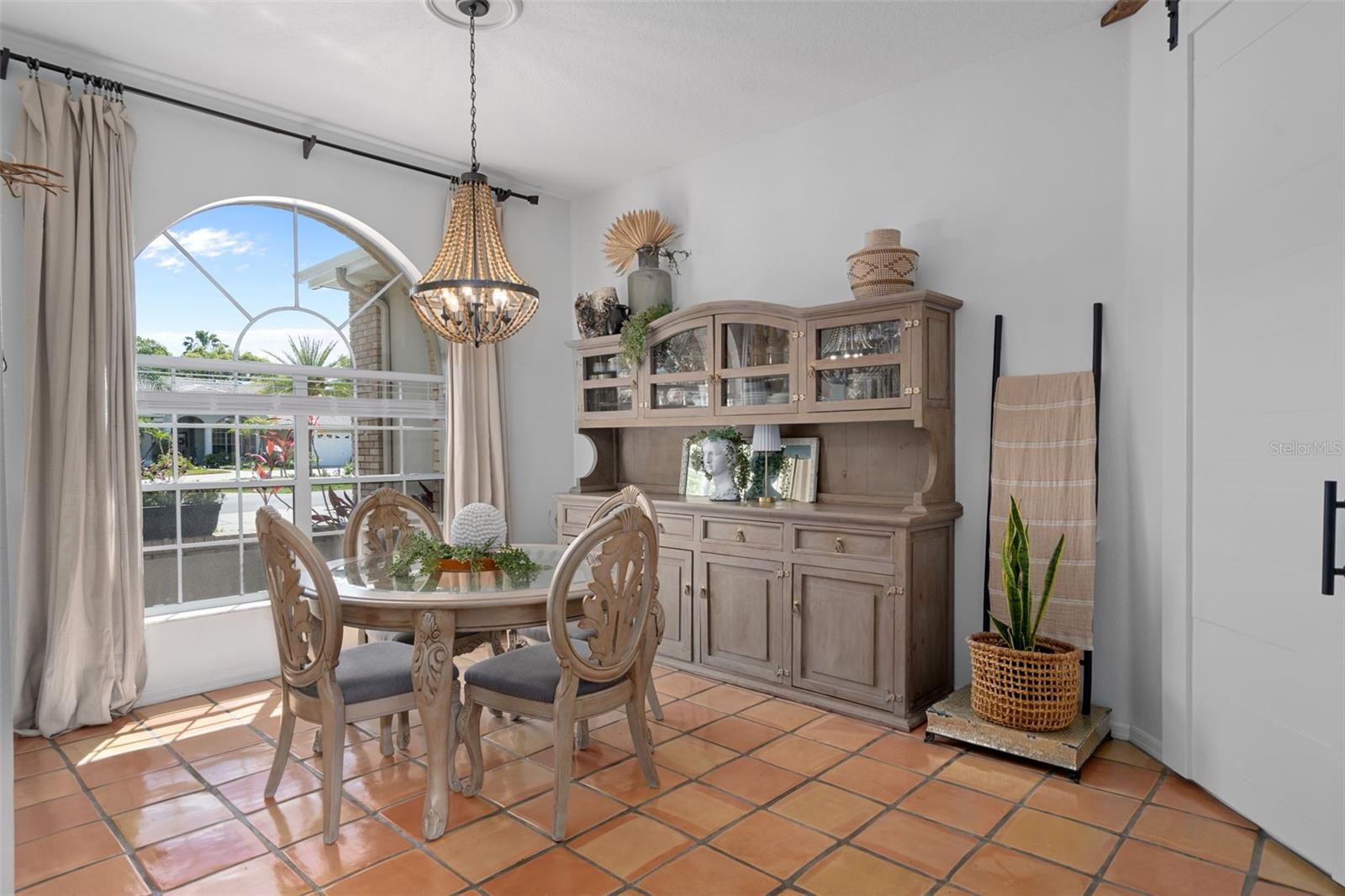 Image 7 of 50 For 7127 Auburn Lane