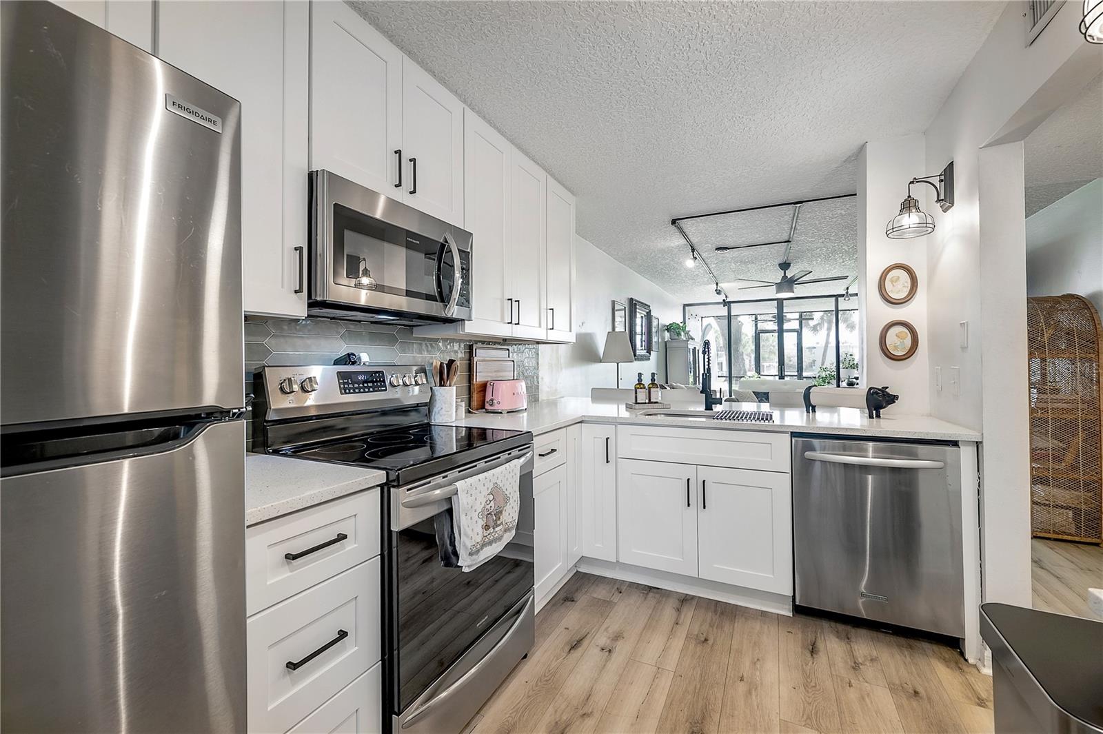 Image 2 of 28 For 2424 Tampa Bay Boulevard M104