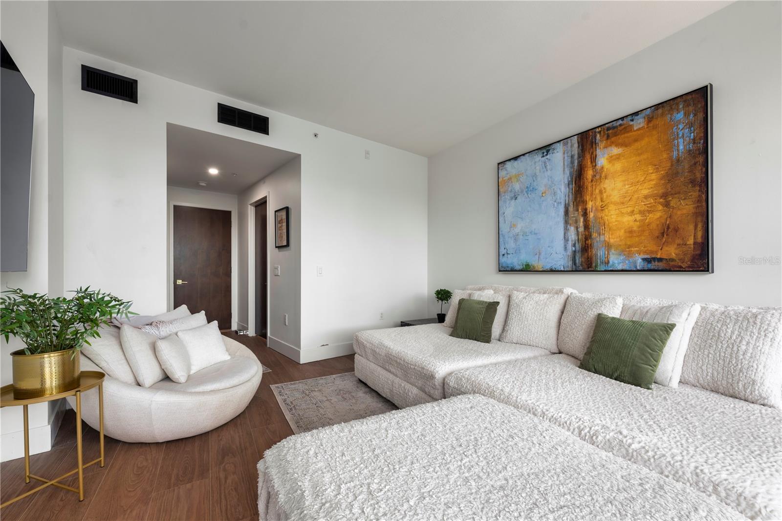 Image 39 of 72 For 111 12th Street 1306
