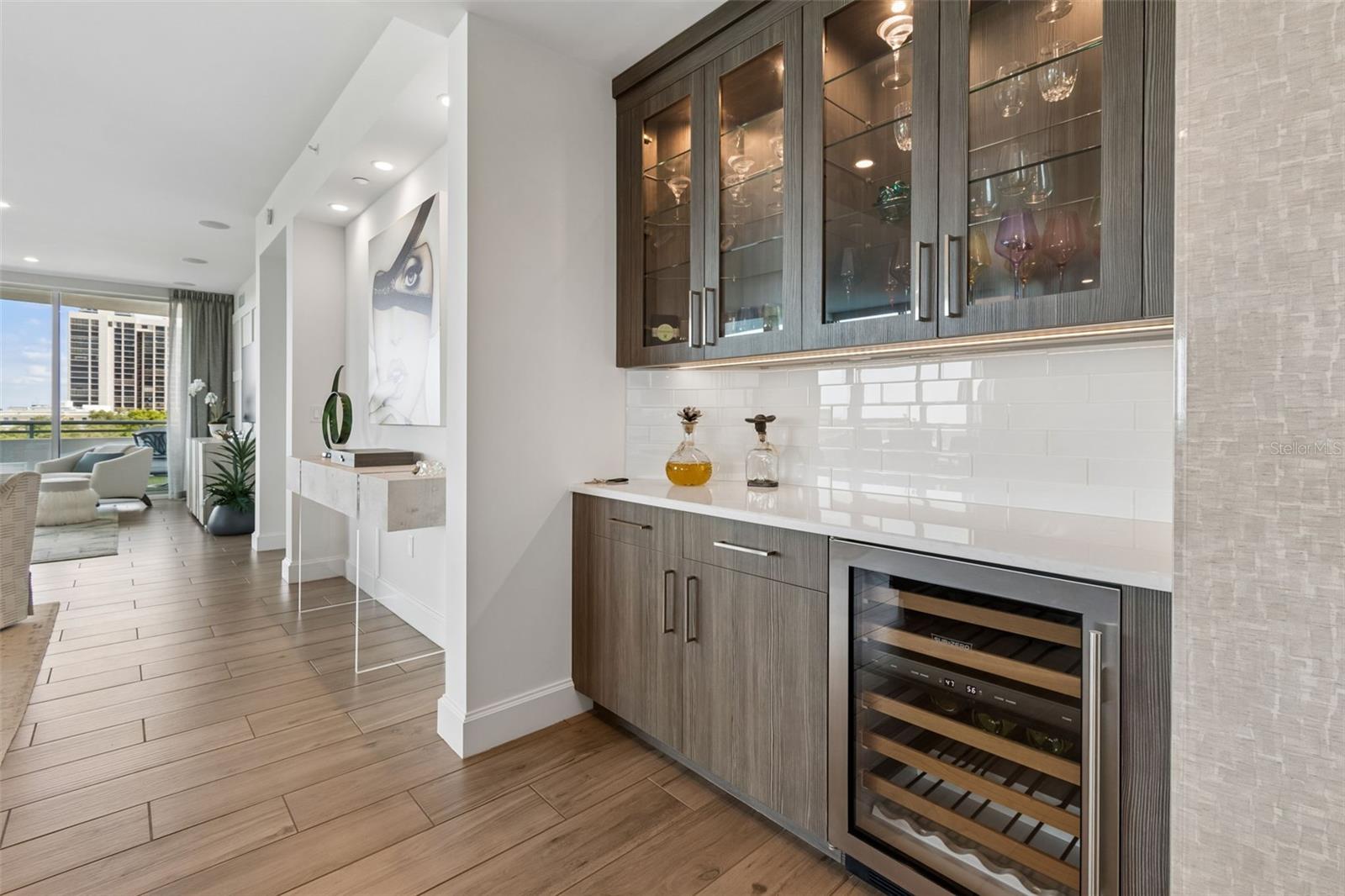 Image 11 of 98 For 3401 Bayshore Boulevard 504