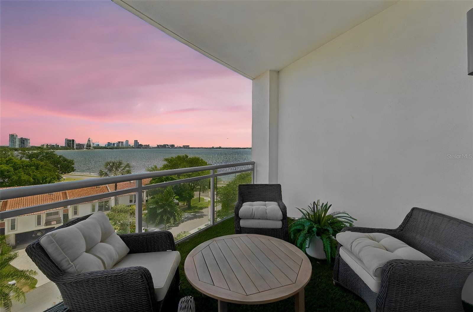 Image 2 of 98 For 3401 Bayshore Boulevard 504