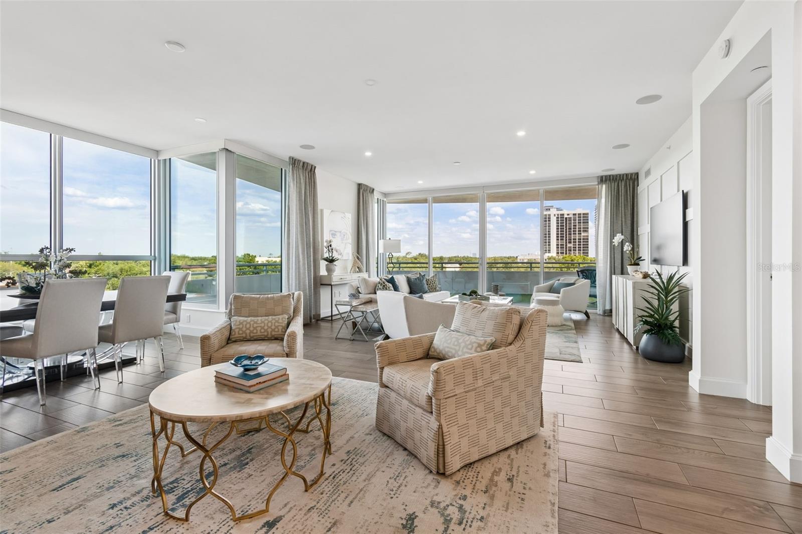 Image 21 of 98 For 3401 Bayshore Boulevard 504