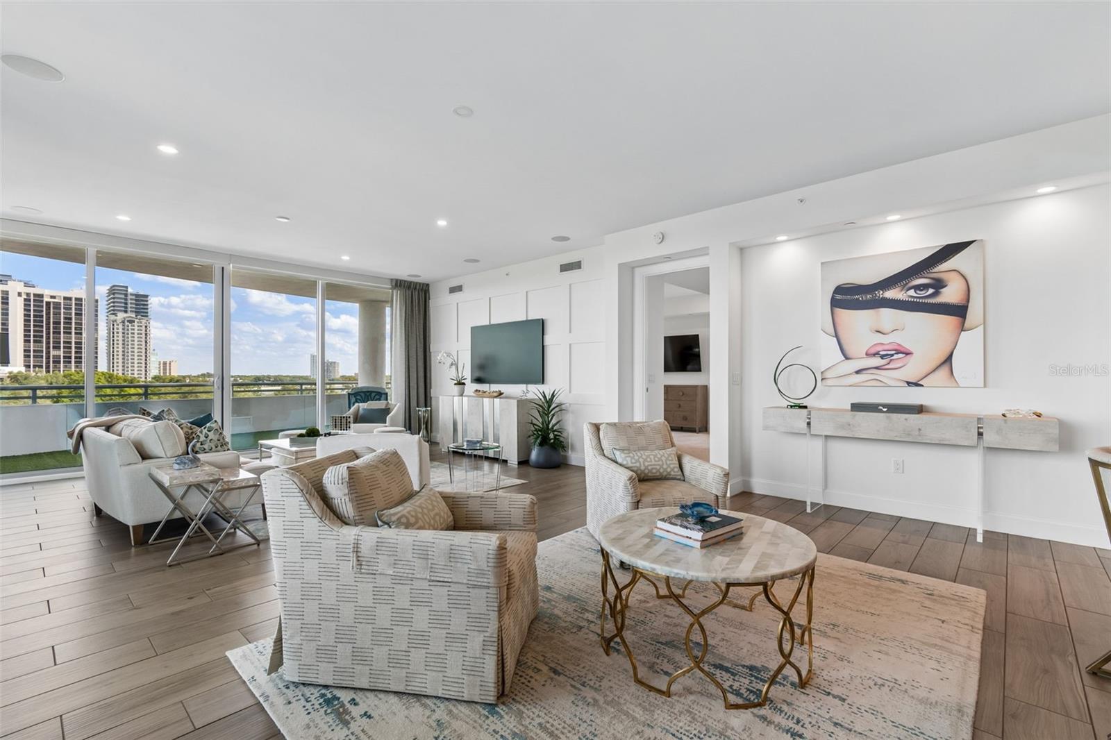 Image 22 of 98 For 3401 Bayshore Boulevard 504