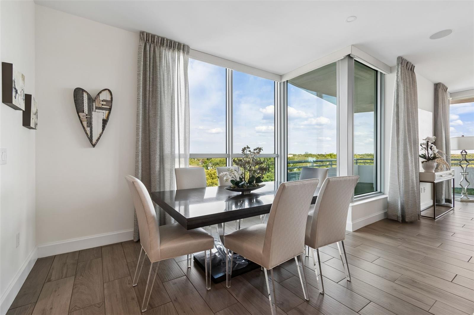 Image 23 of 98 For 3401 Bayshore Boulevard 504