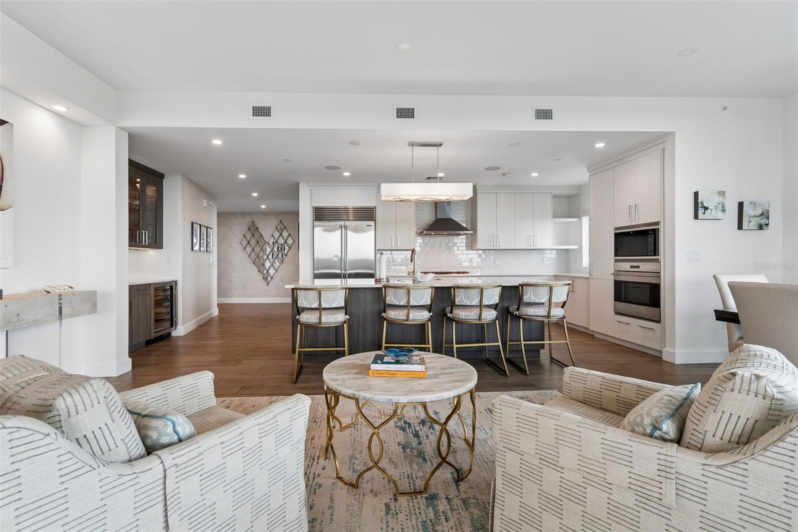 Image 27 of 98 For 3401 Bayshore Boulevard 504