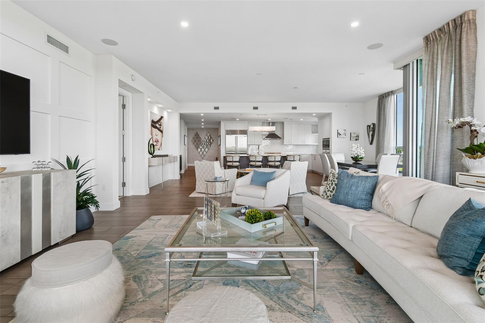Image 32 of 98 For 3401 Bayshore Boulevard 504