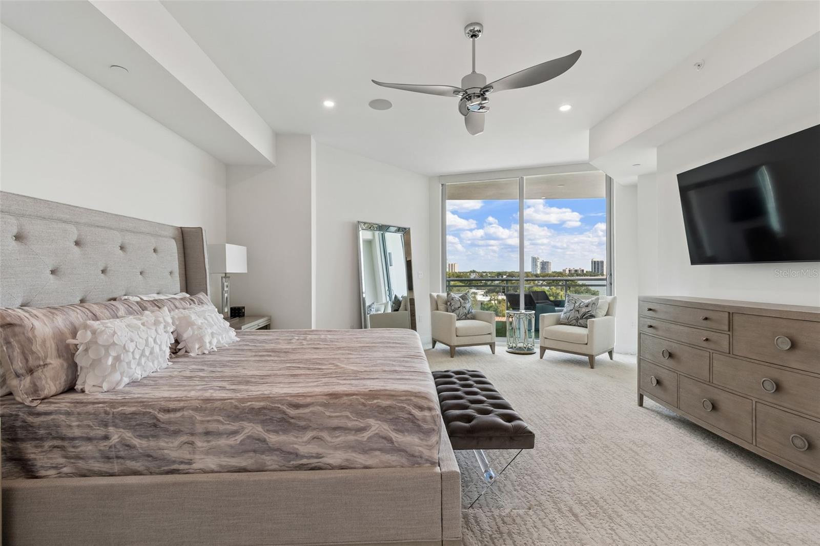 Image 39 of 98 For 3401 Bayshore Boulevard 504
