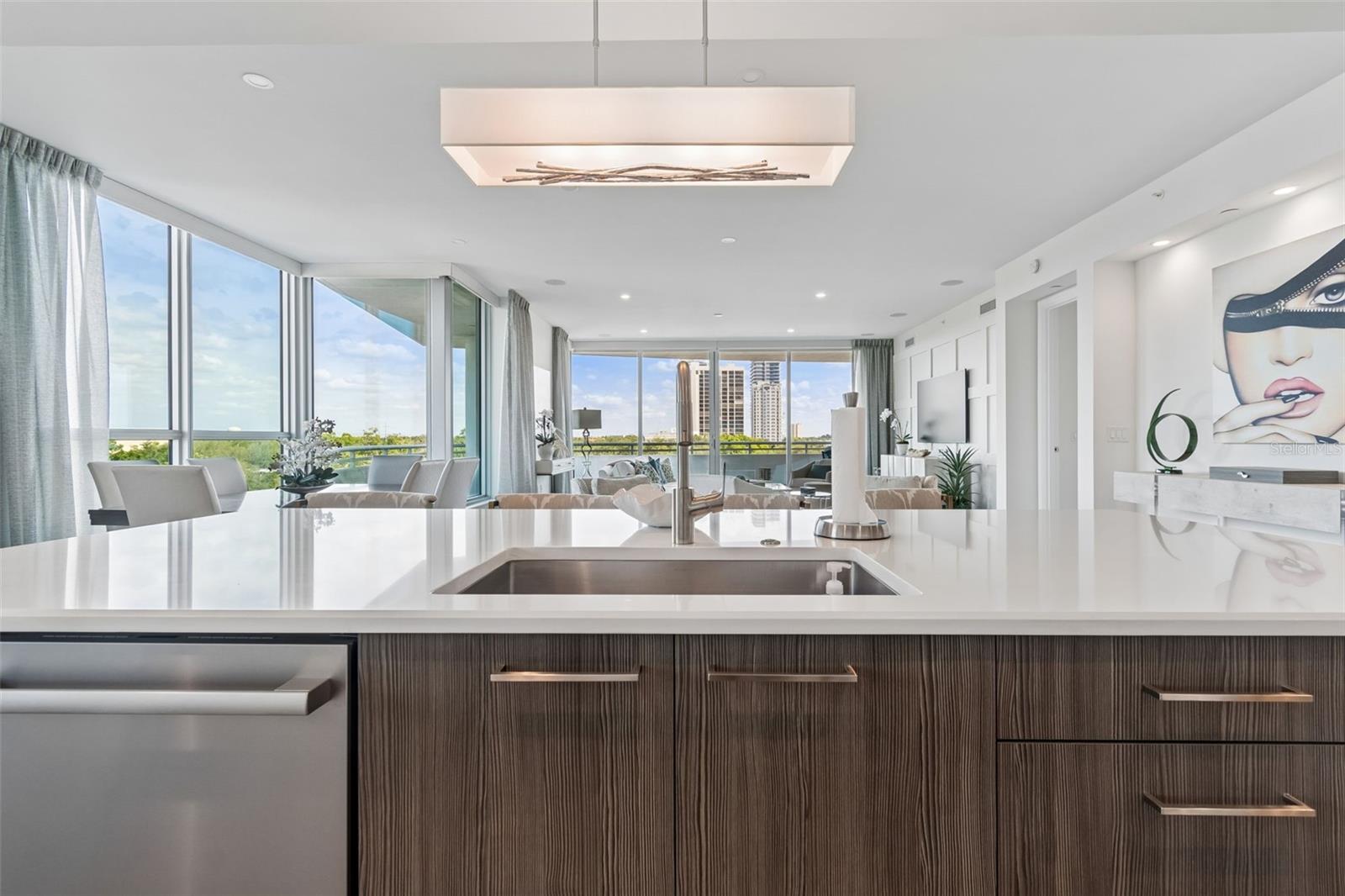 Image 4 of 98 For 3401 Bayshore Boulevard 504