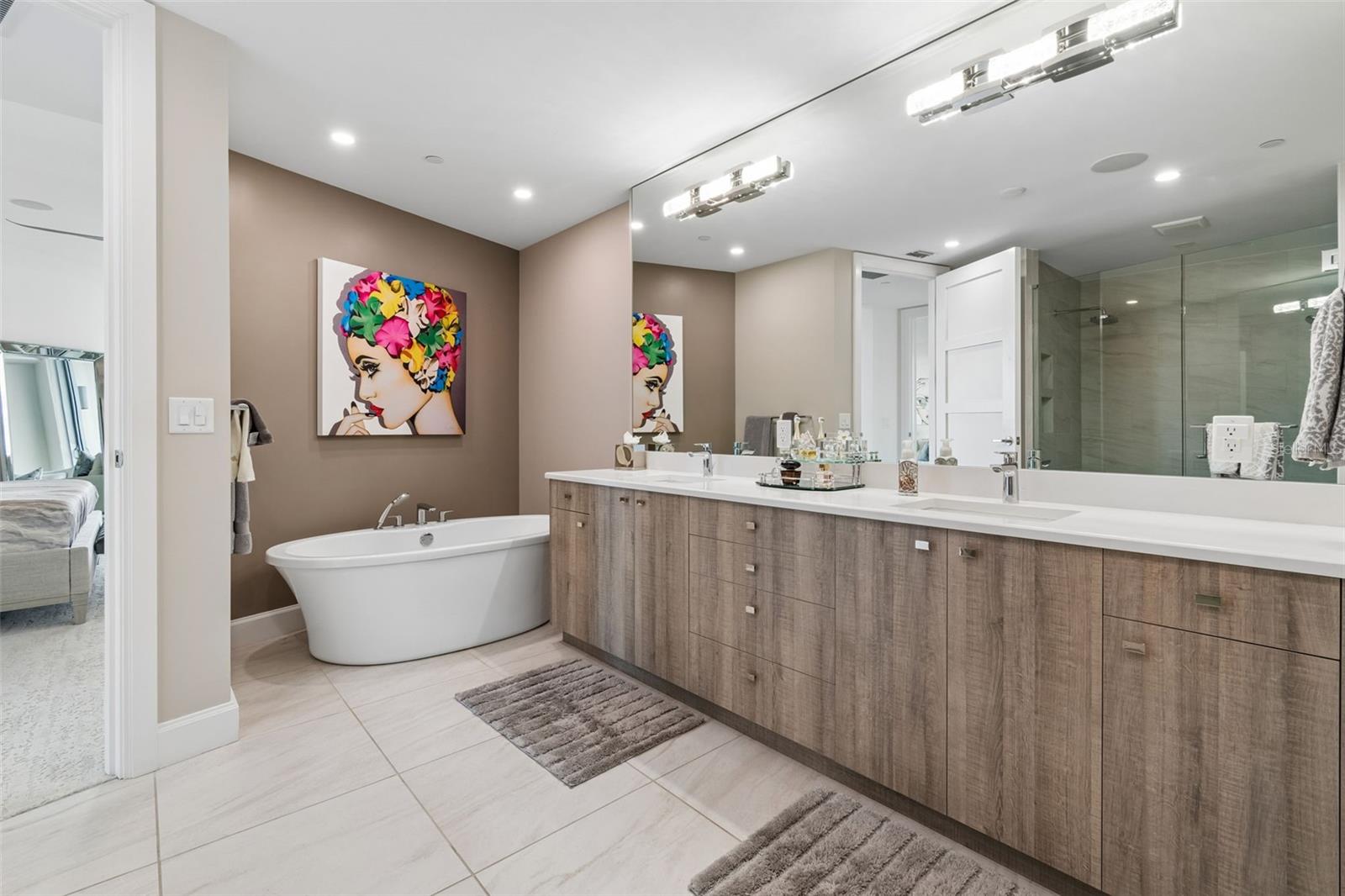 Image 45 of 98 For 3401 Bayshore Boulevard 504
