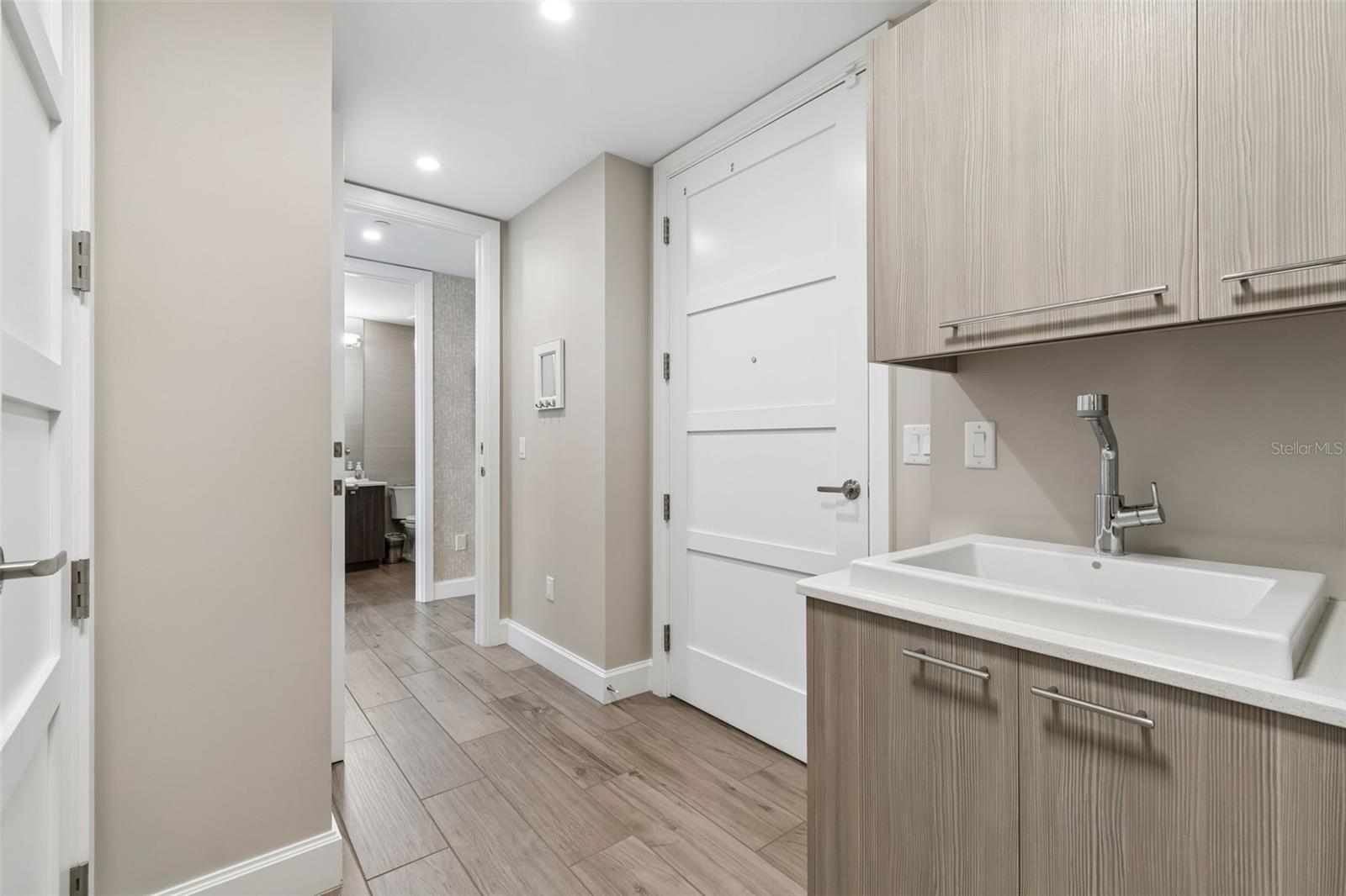 Image 59 of 98 For 3401 Bayshore Boulevard 504