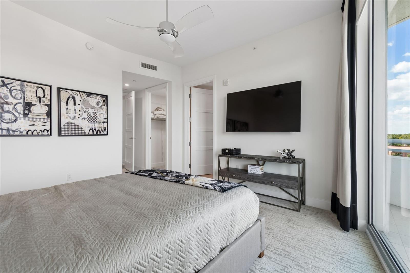 Image 65 of 98 For 3401 Bayshore Boulevard 504