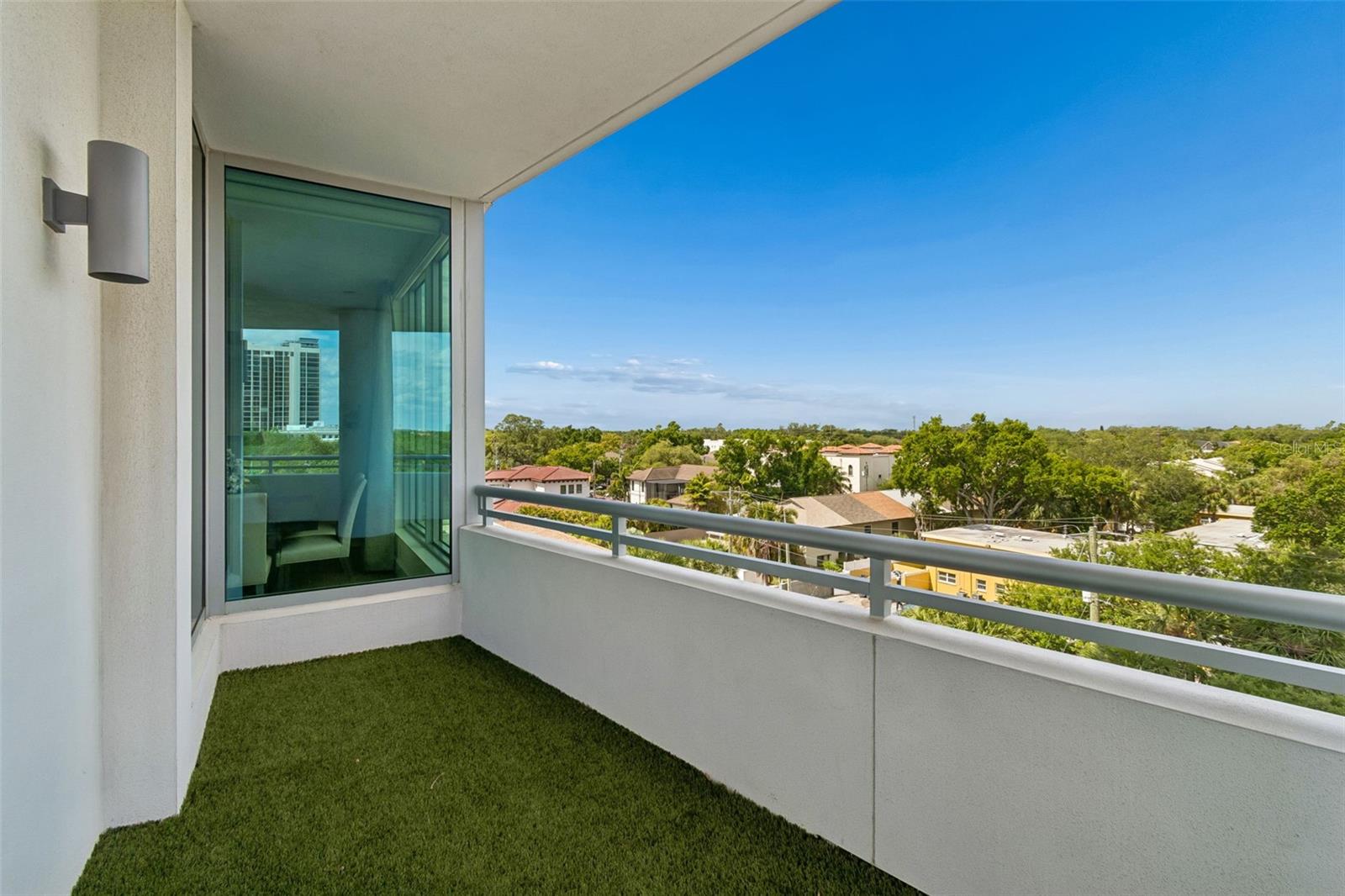 Image 77 of 98 For 3401 Bayshore Boulevard 504