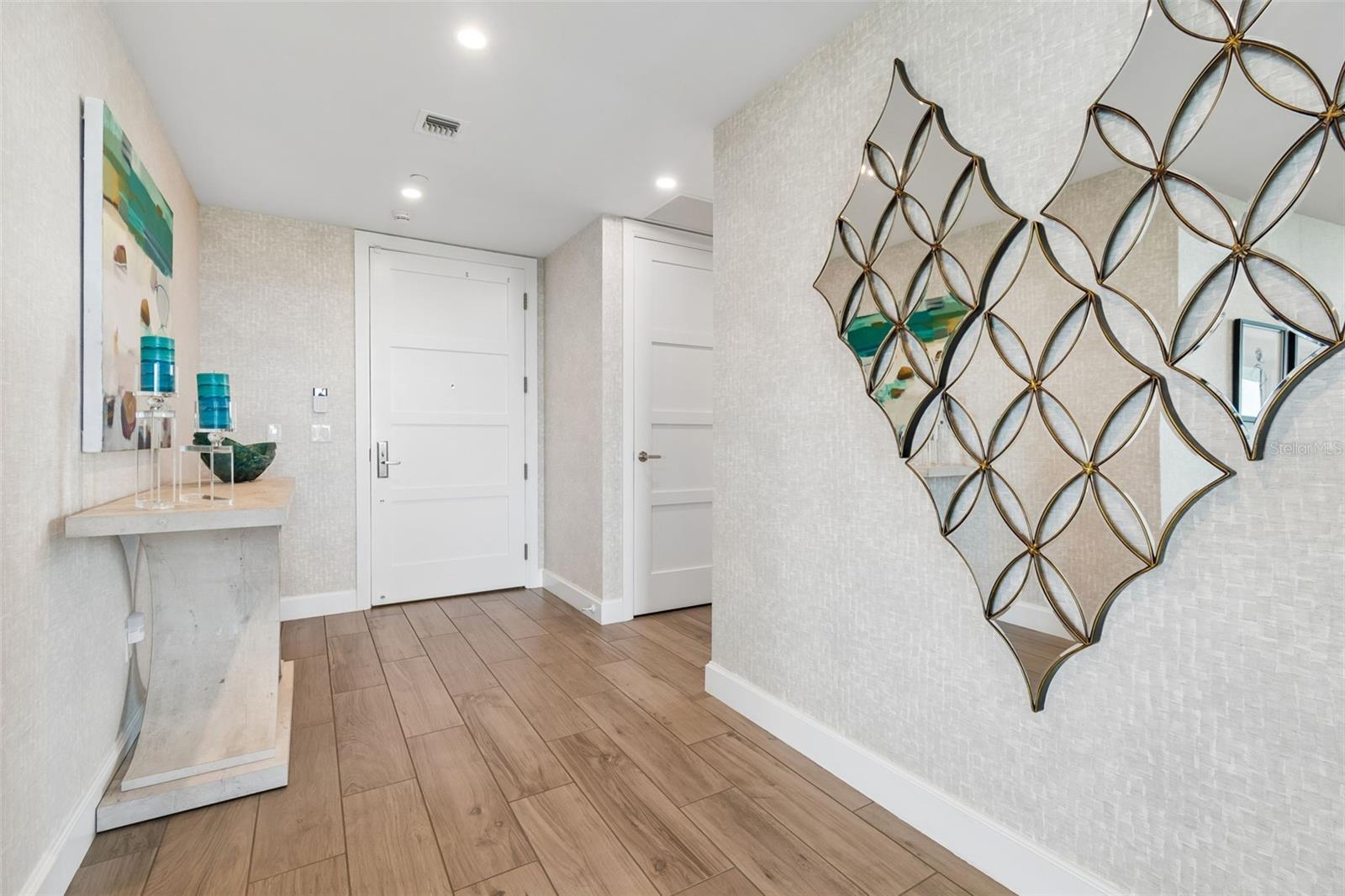 Image 8 of 98 For 3401 Bayshore Boulevard 504