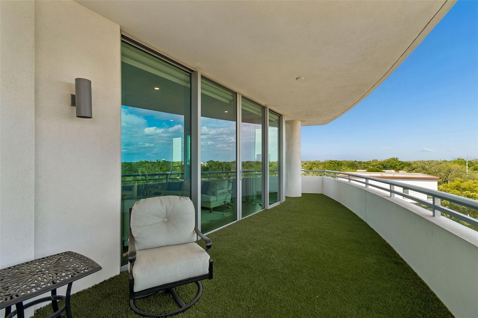 Image 80 of 98 For 3401 Bayshore Boulevard 504