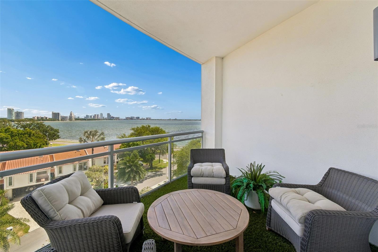 Image 82 of 98 For 3401 Bayshore Boulevard 504