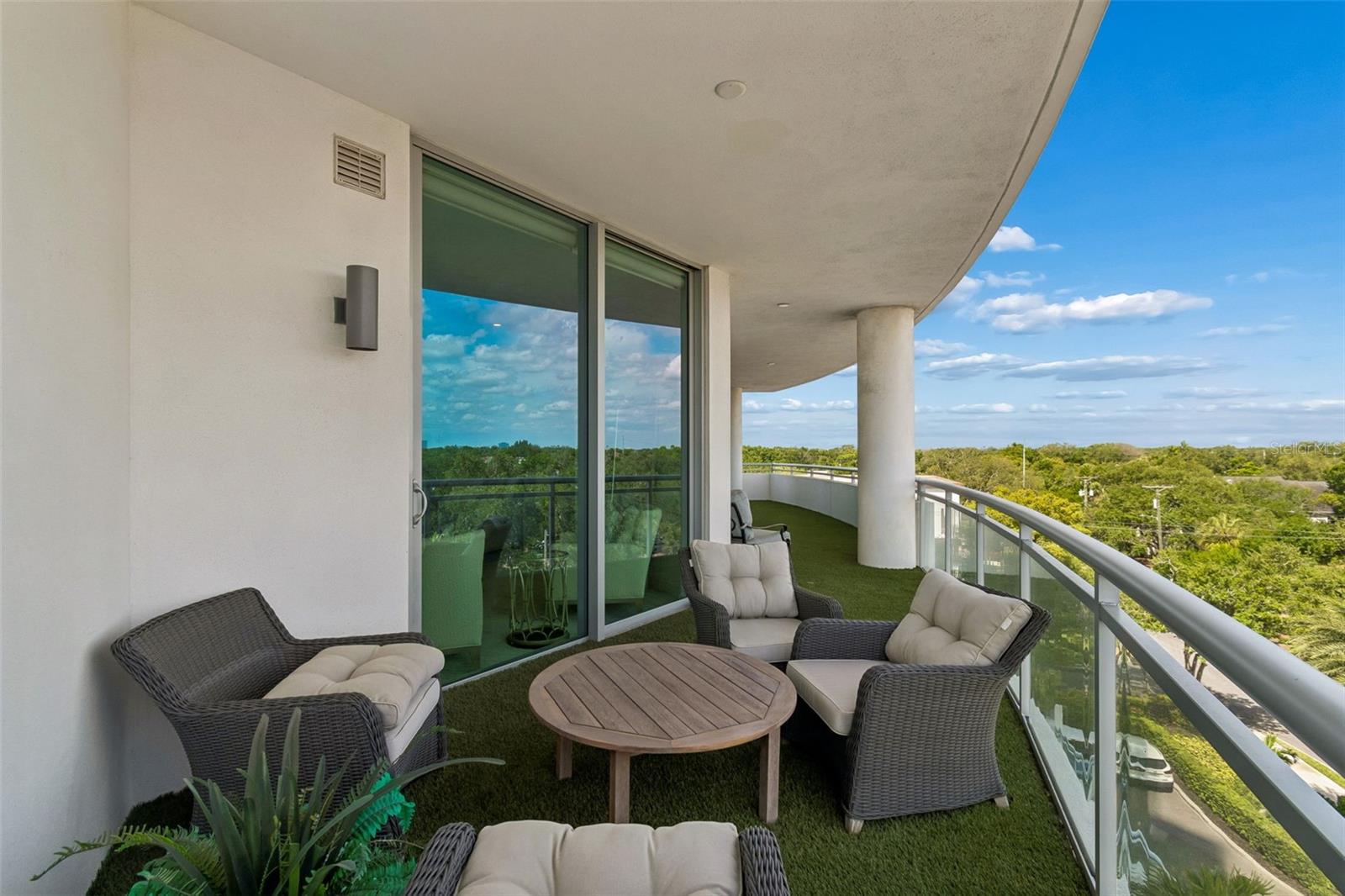 Image 83 of 98 For 3401 Bayshore Boulevard 504