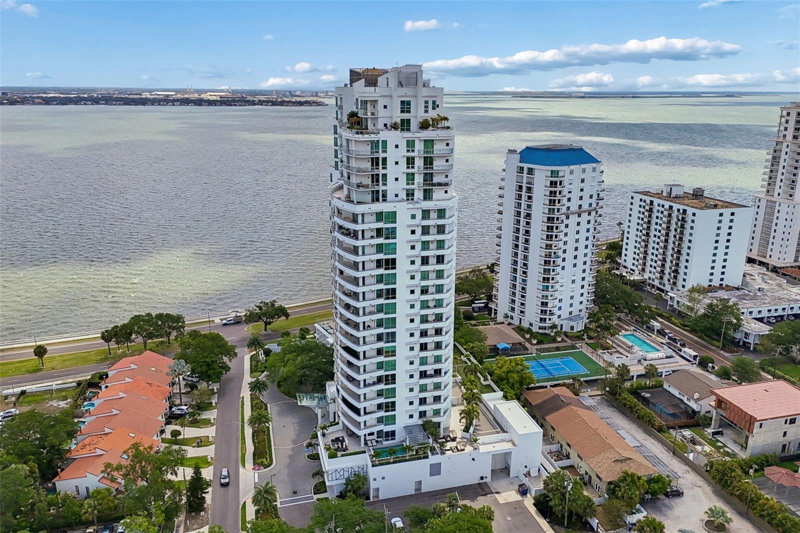 Image 88 of 98 For 3401 Bayshore Boulevard 504