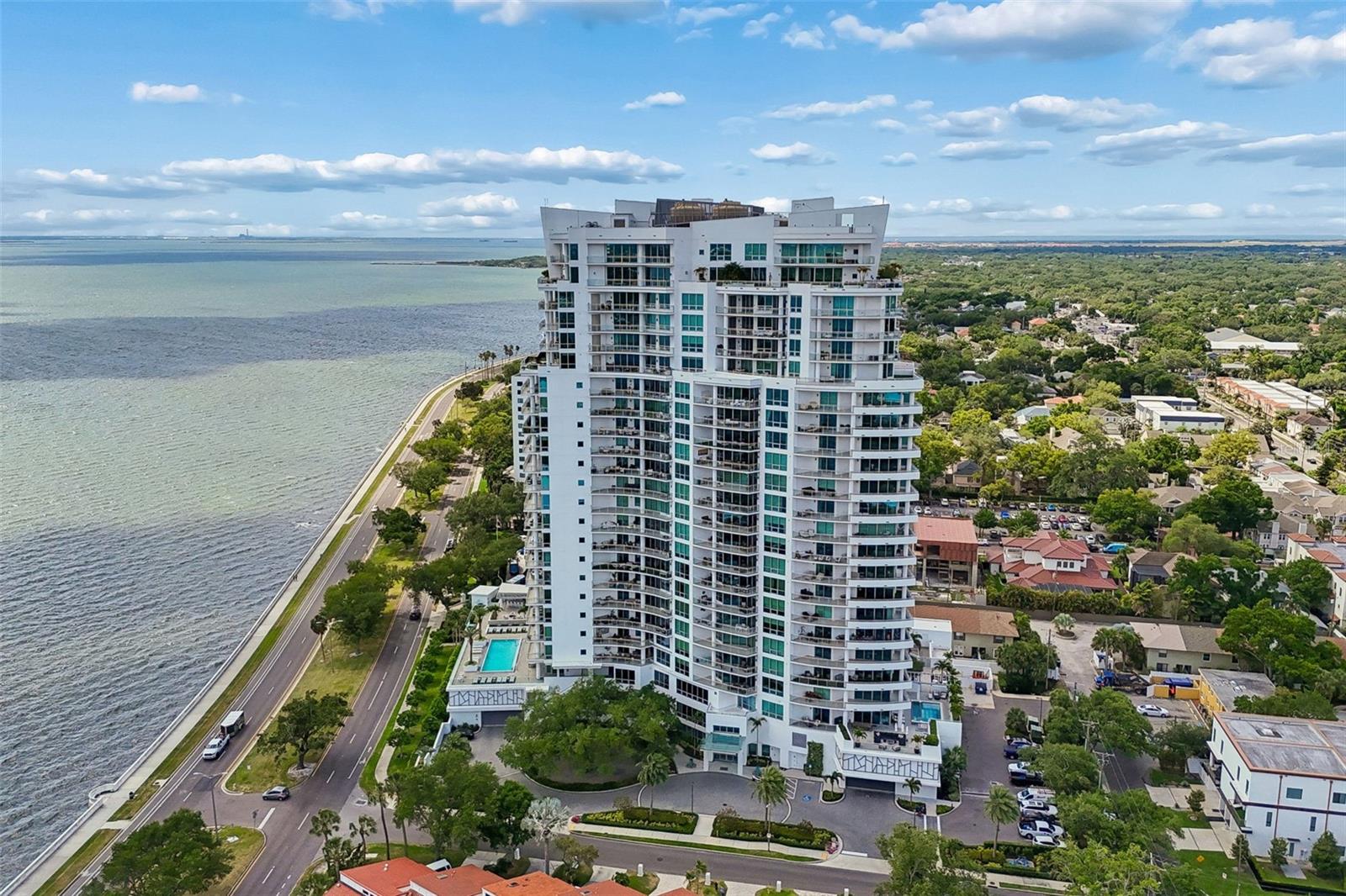 Image 90 of 98 For 3401 Bayshore Boulevard 504