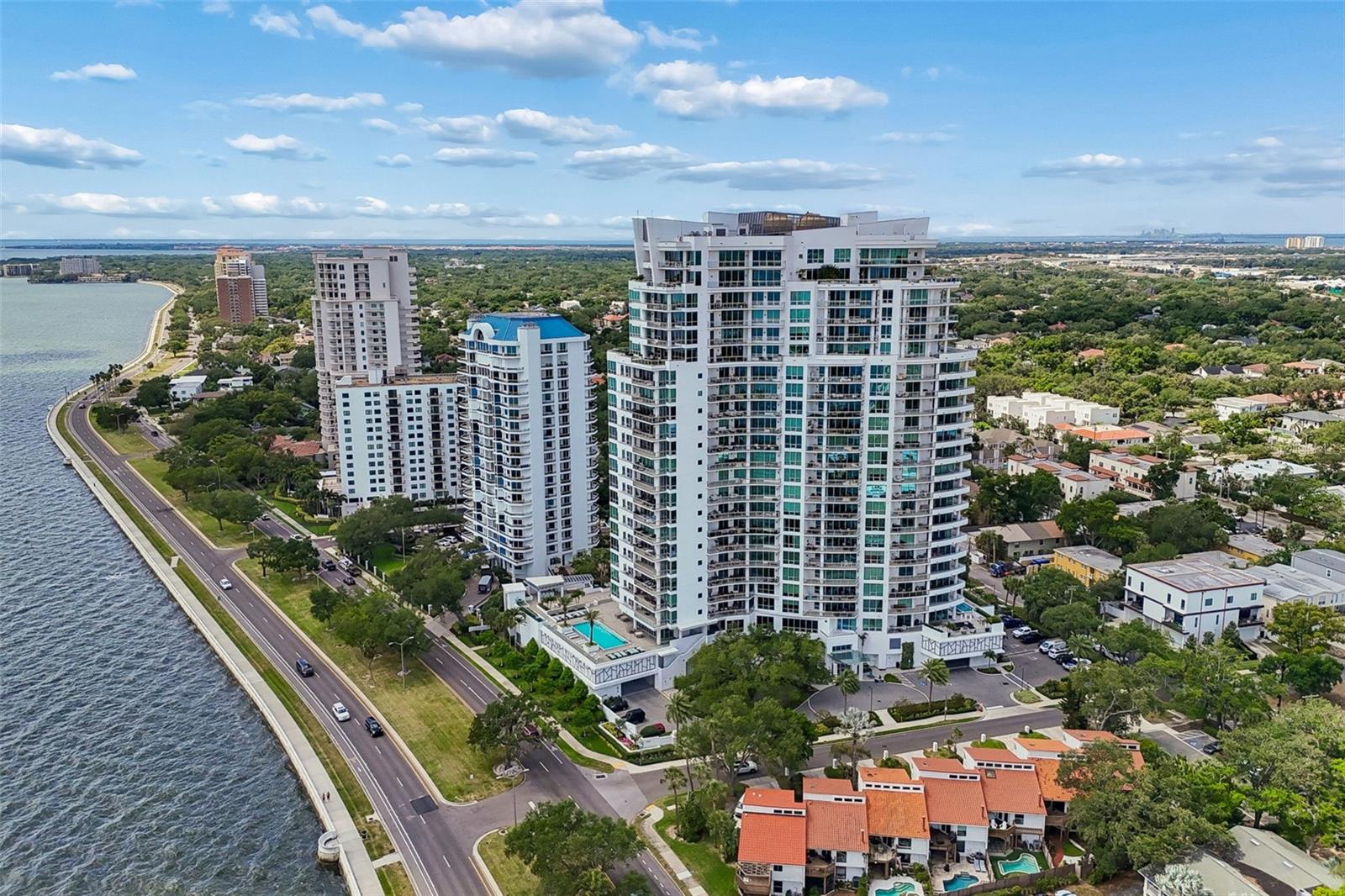 Image 92 of 98 For 3401 Bayshore Boulevard 504