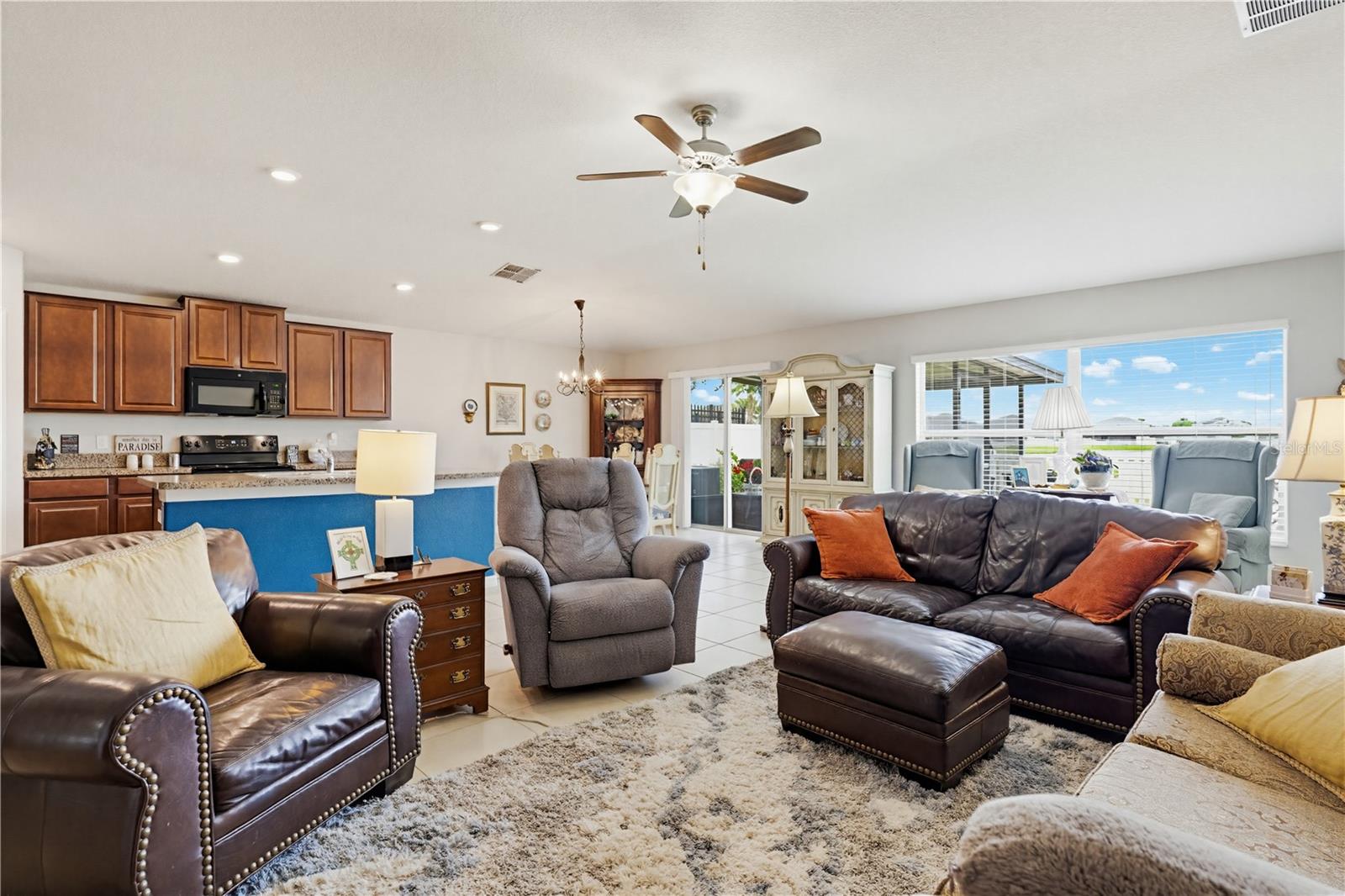 Image 4 of 25 For 2202 4th Street Sw
